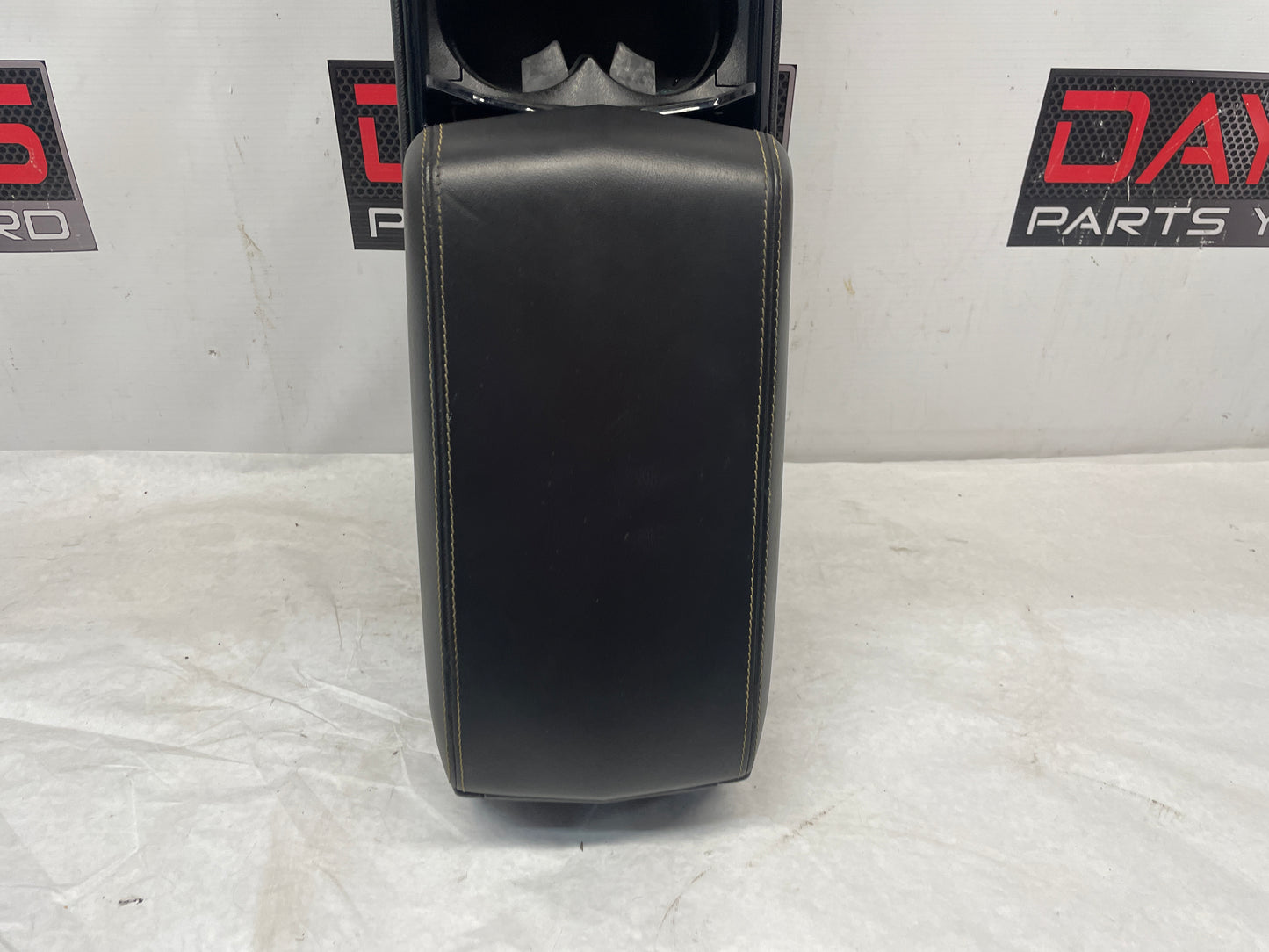 2013 Cadillac CTS-V Coupe Center Console Armrest OEM - Day's Parts Yard