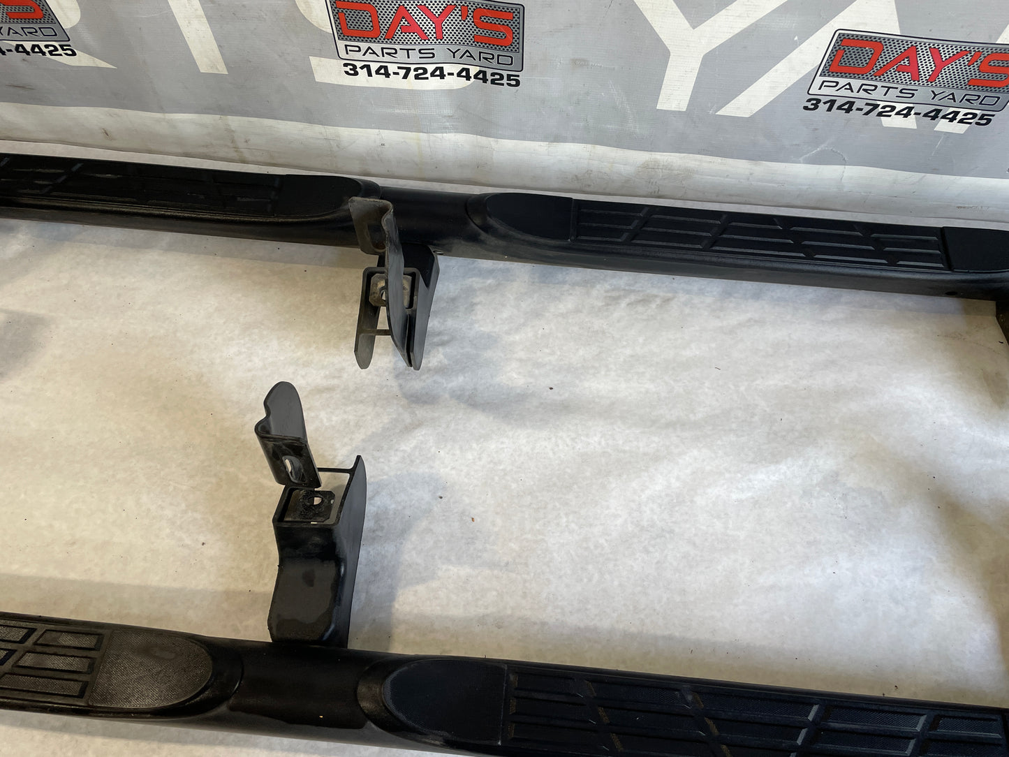 2013 Chevy Silverado RH & LH Running Boards OEM LOCAL PICK UP - Day's Parts Yard