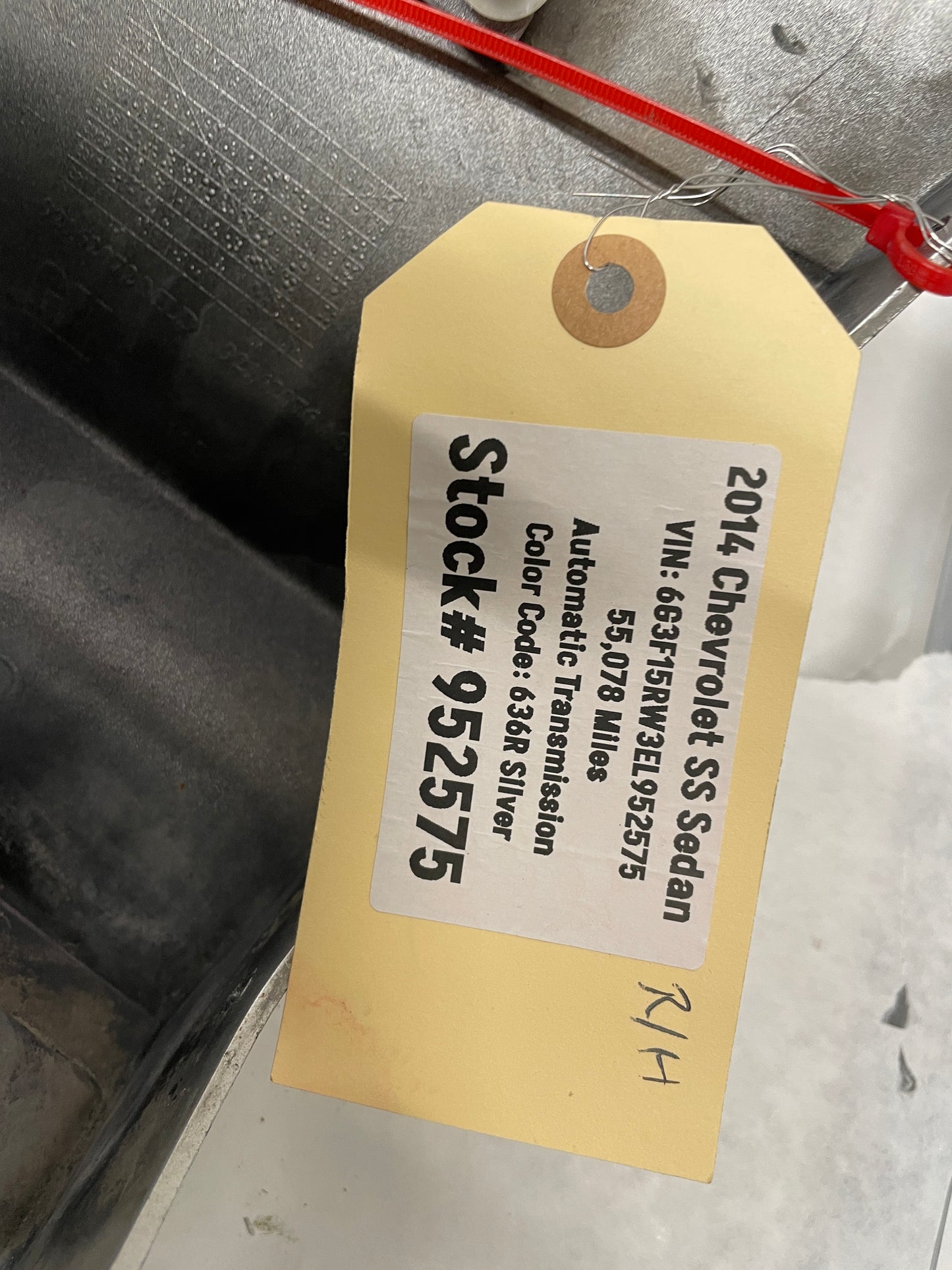 2014 Chevy SS Sedan RH Passenger Rocker Molding Side Skirt Panel Trim OEM