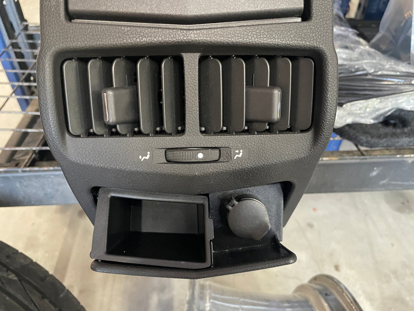2013 Cadillac CTS-V Coupe Center Console Armrest OEM - Day's Parts Yard