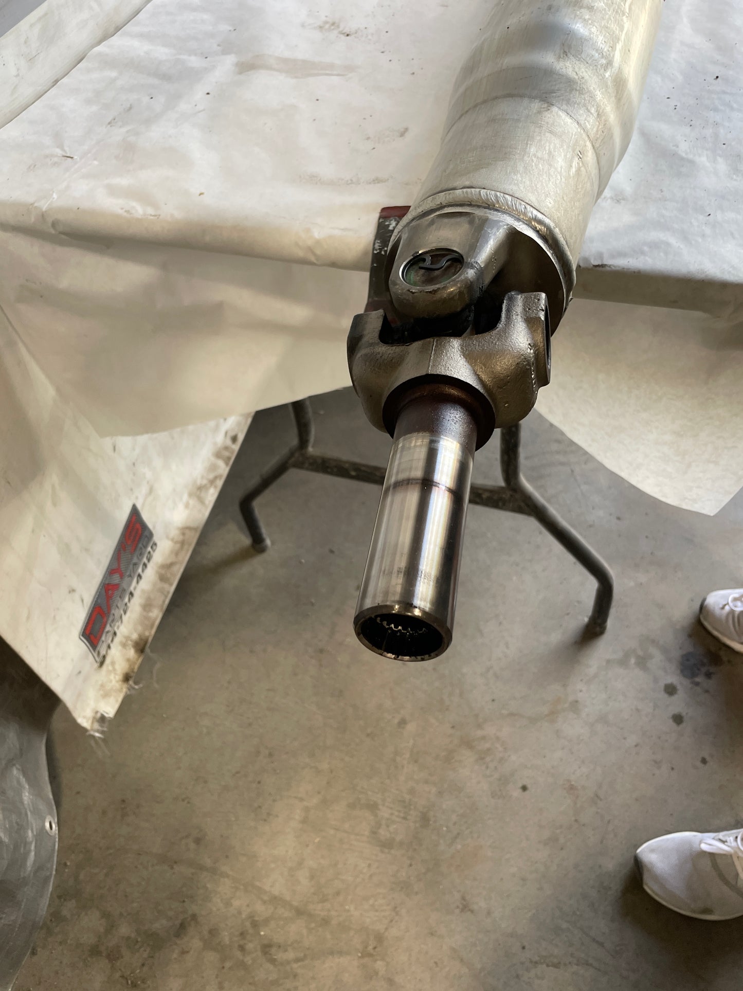 2013 Chevy Silverado Rear Driveshaft Drive Shaft OEM - Day's Parts Yard