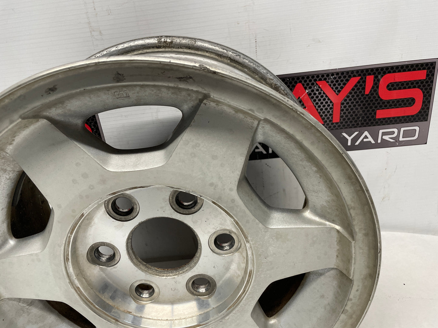 2004 GMC Sierra K1500 Factory OEM 16X7 Wheel - Day's Parts Yard