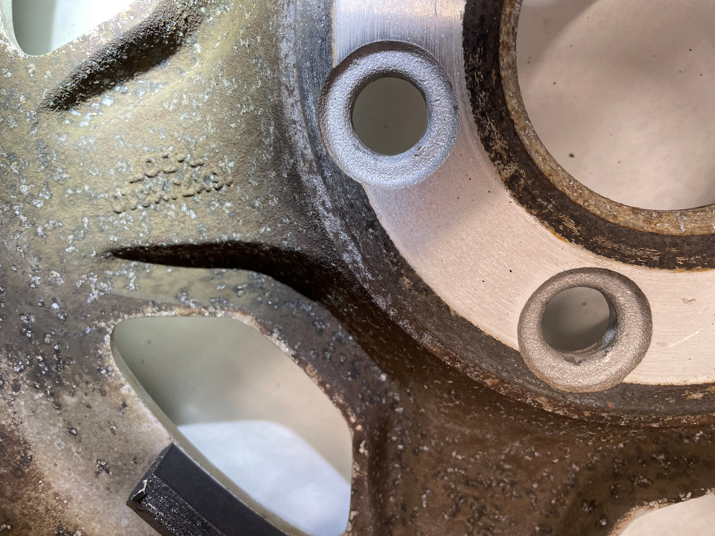 2004 GMC Sierra K1500 Factory OEM 16X7 Wheel - Day's Parts Yard