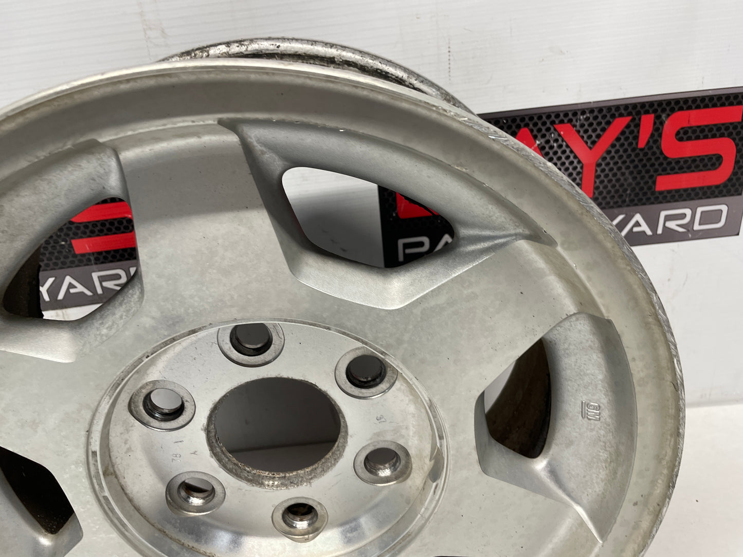 2004 GMC Sierra K1500 Factory OEM 16X7 Wheel - Day's Parts Yard