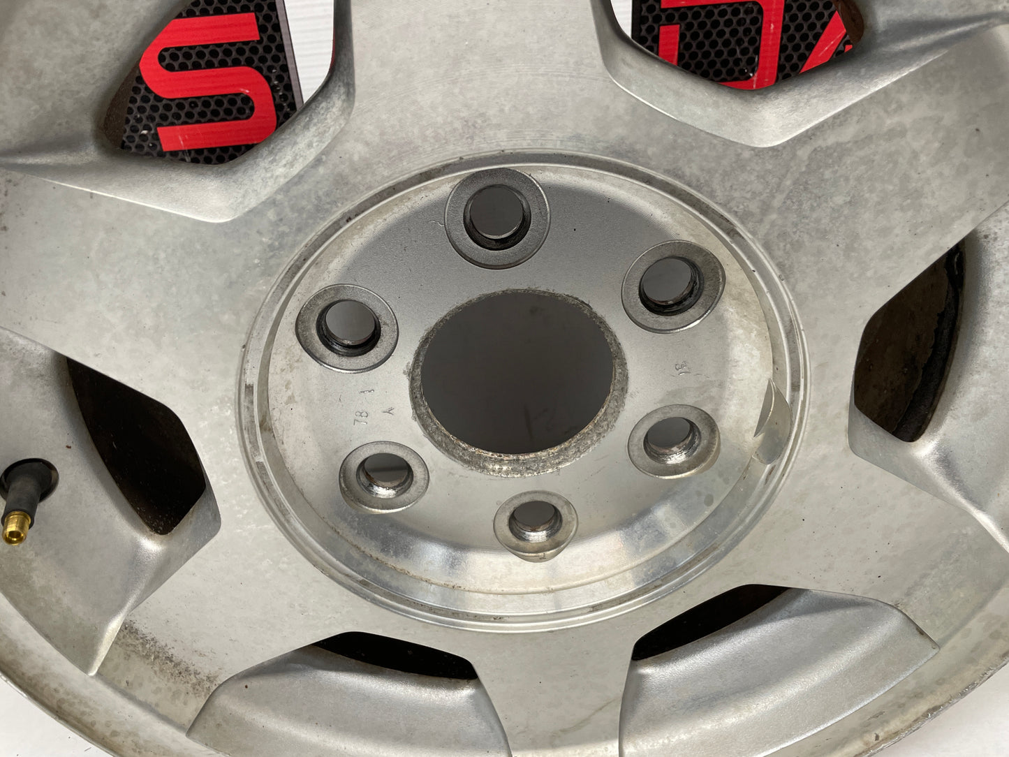 2004 GMC Sierra K1500 Factory OEM 16X7 Wheel - Day's Parts Yard