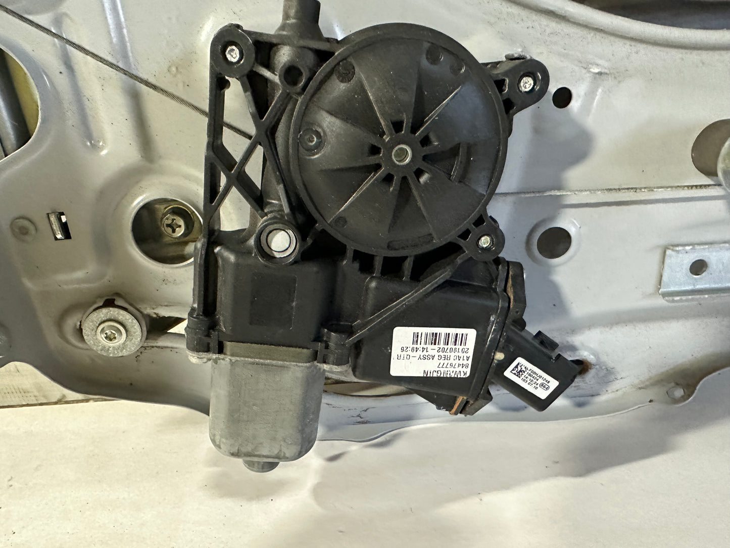 2020 Chevy Camaro SS Convertible LH Driver Quarter Window Regulator Motor OEM - Day's Parts Yard