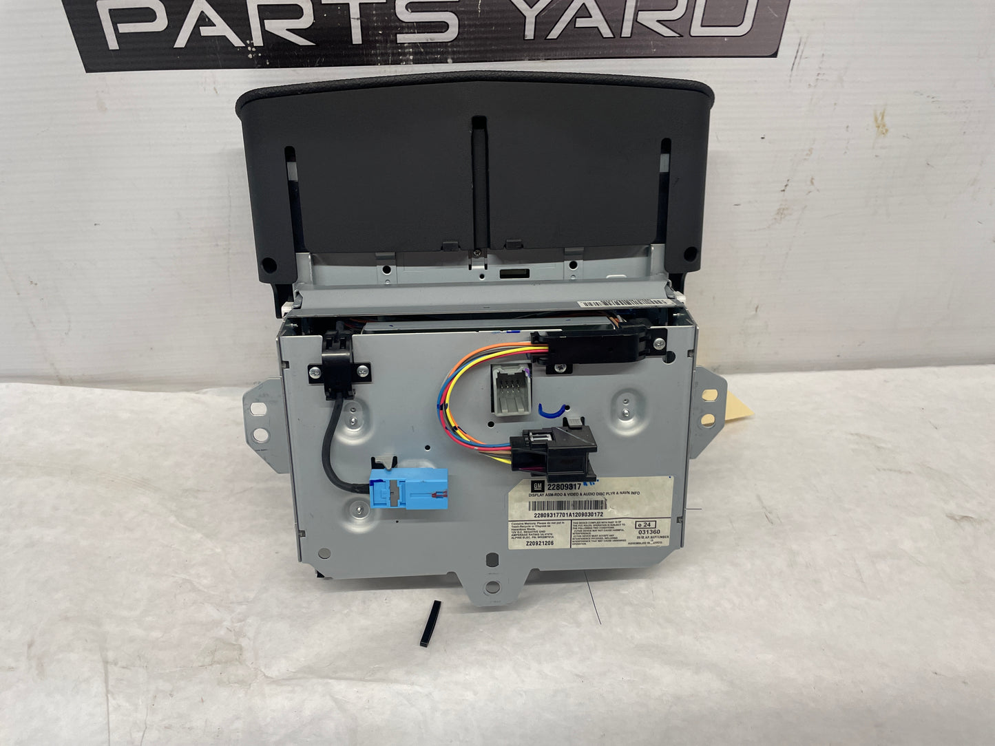 2013 Cadillac CTS-V Coupe Navigation Radio Pop Up Touch Screen Display Unit OEM - Day's Parts Yard