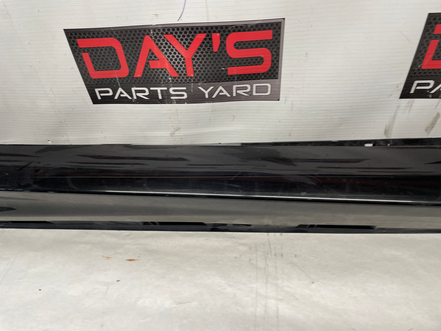 2009 Pontiac G8 RH Passenger Rocker Molding Side Skirt Panel Trim Black OEM