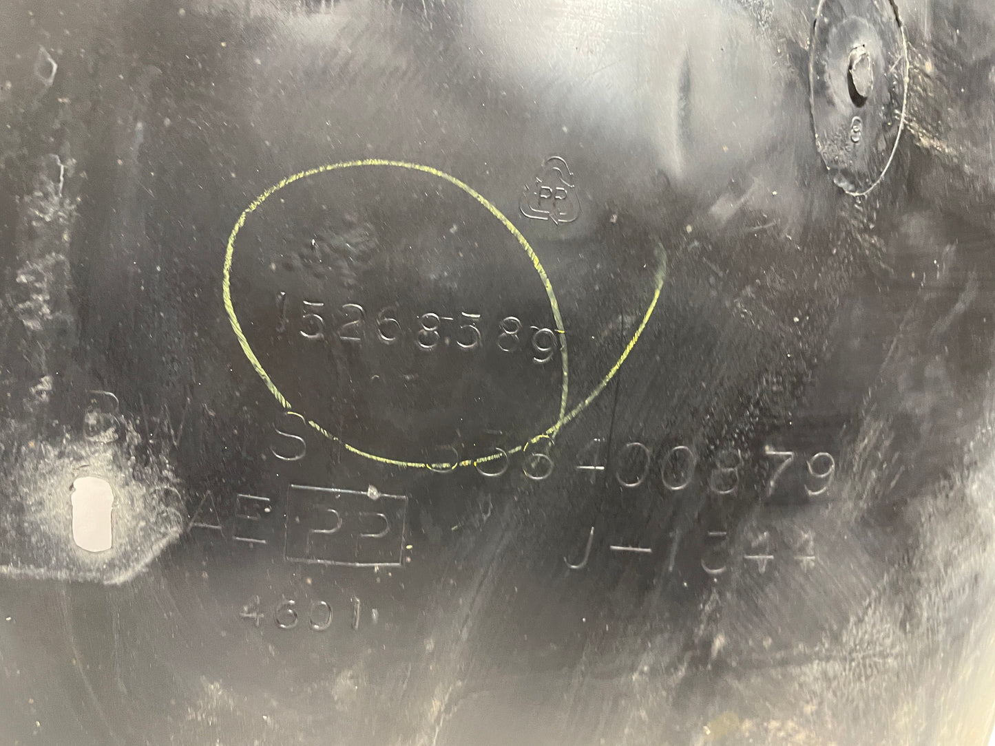 2006 Chevy Silverado C2500 RH Passenger Front Fender Wheel Well House Liner OEM - Day's Parts Yard