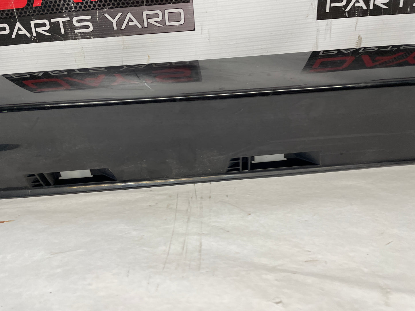 2009 Pontiac G8 RH Passenger Rocker Molding Side Skirt Panel Trim Black OEM