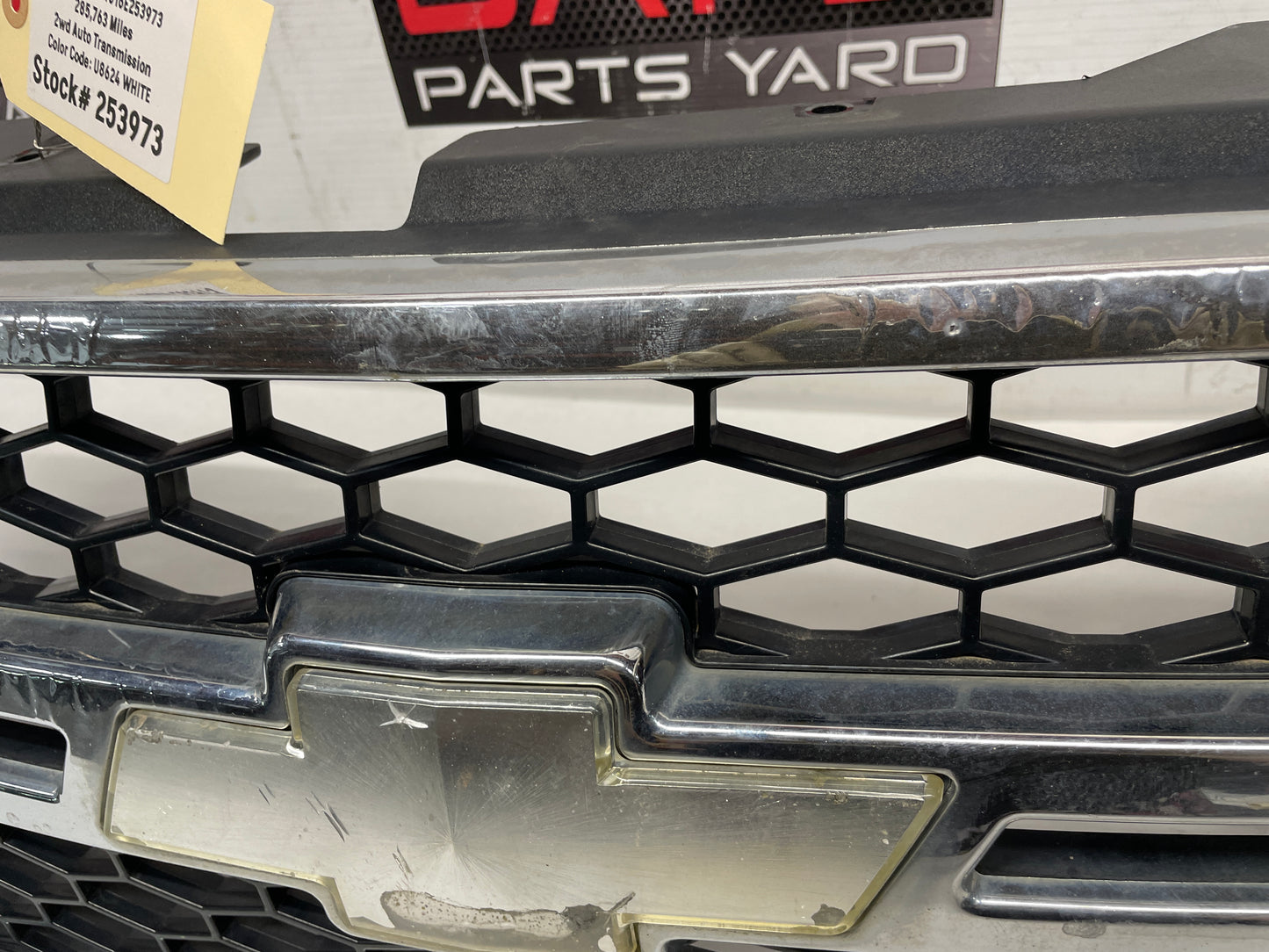 2006 Chevy Silverado C2500 Front Grille OEM - Day's Parts Yard