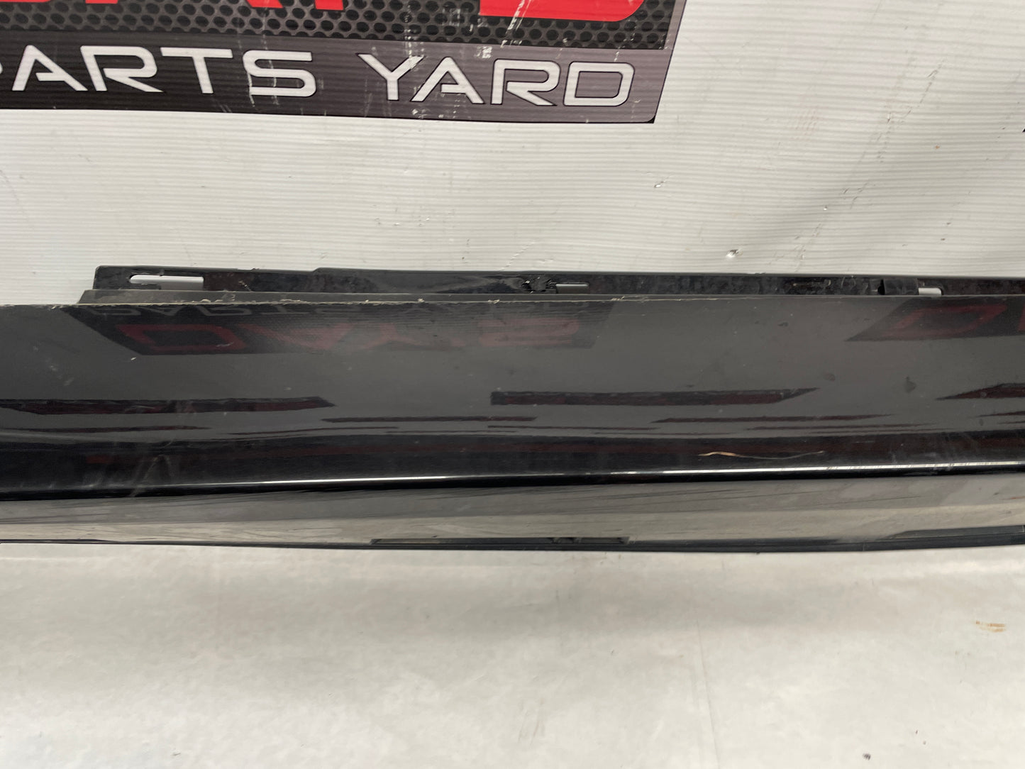 2009 Pontiac G8 LH Driver Rocker Molding Side Skirt Panel Black OEM