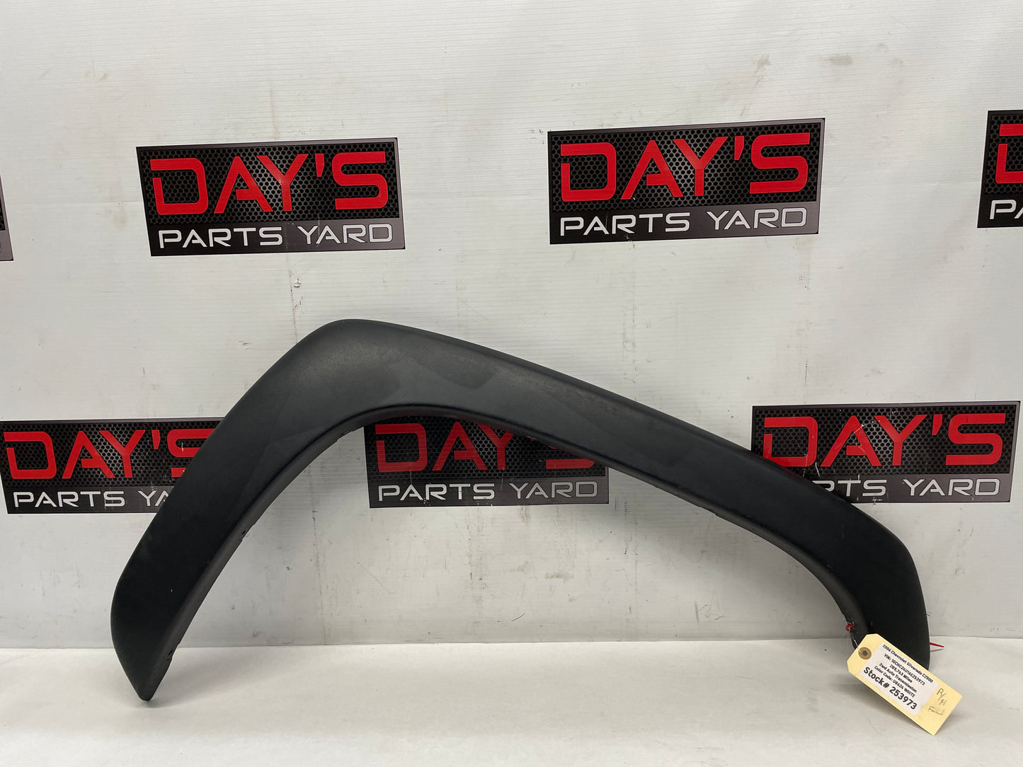 2006 Chevy Silverado C2500 RH Passenger Front Factory Fender Flares Wheel Well Cover OEM - Day's Parts Yard
