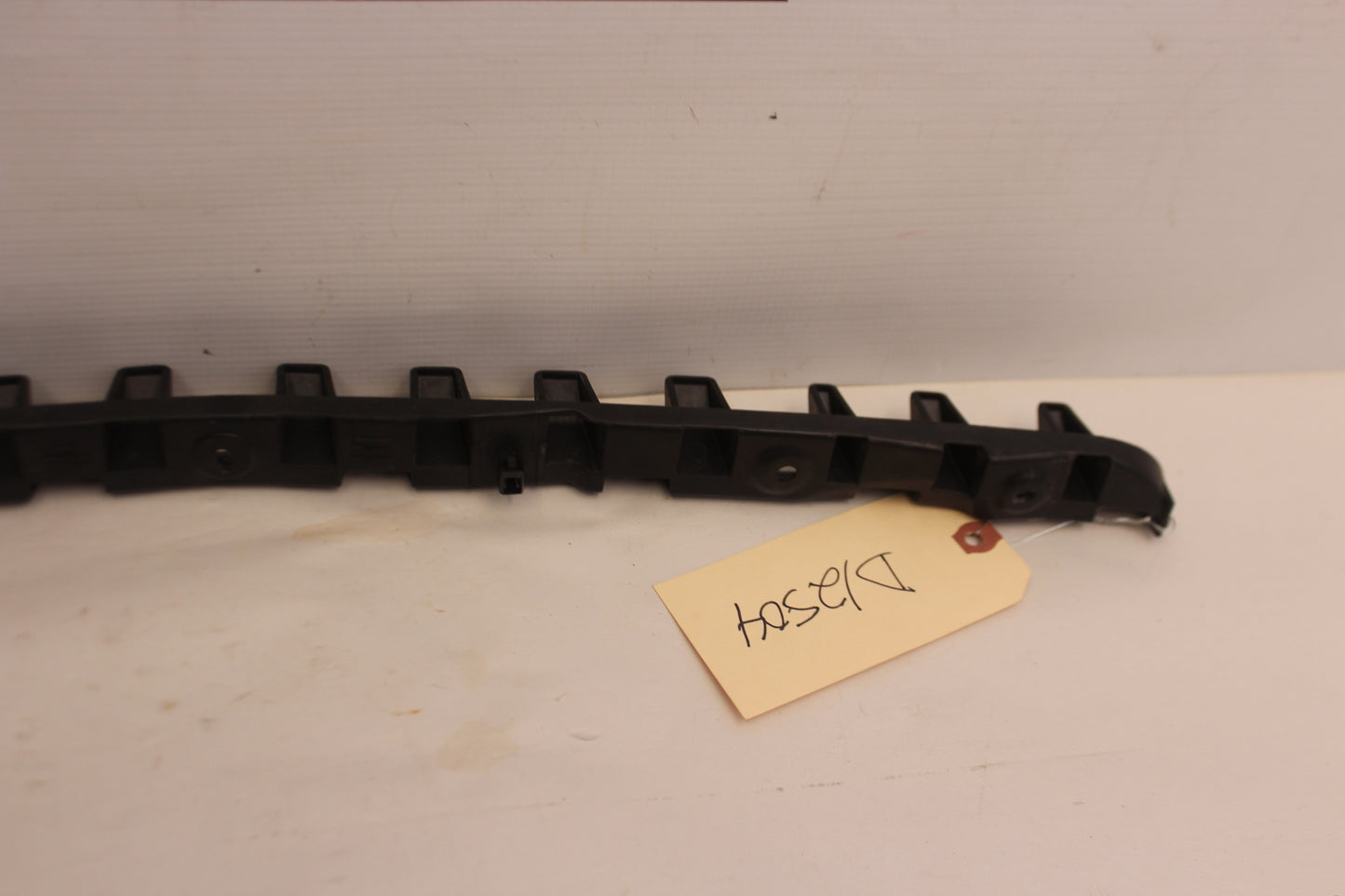 2013 Chevy Camaro ZL1 Rear Center Bumper Upper Support Bracket OEM - Day's Parts Yard