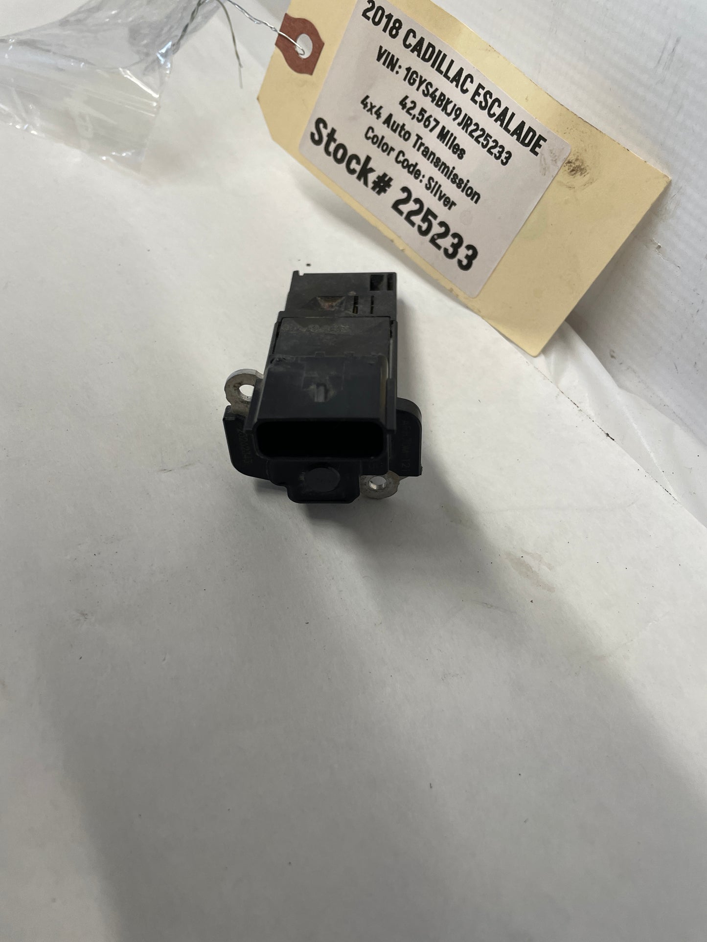 2018 Cadillac Escalade MAF Mass Air Flow Meter Sensor OEM - Day's Parts Yard