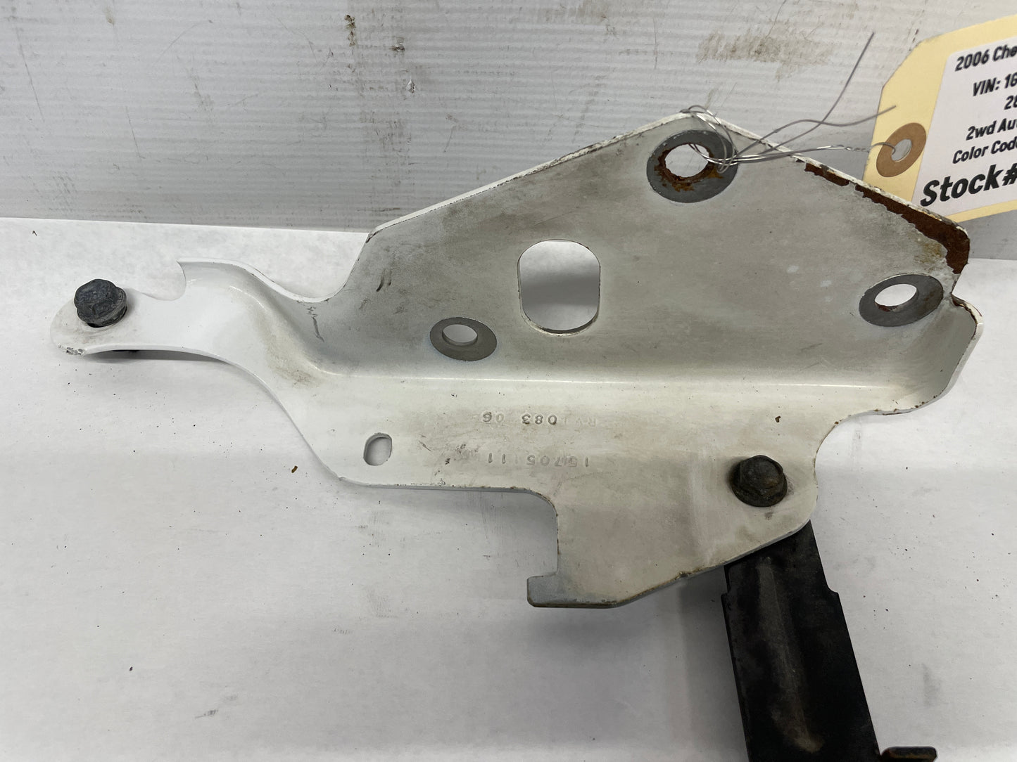 2006 Chevy Silverado C2500 LH Driver Hood Hinge OEM - Day's Parts Yard
