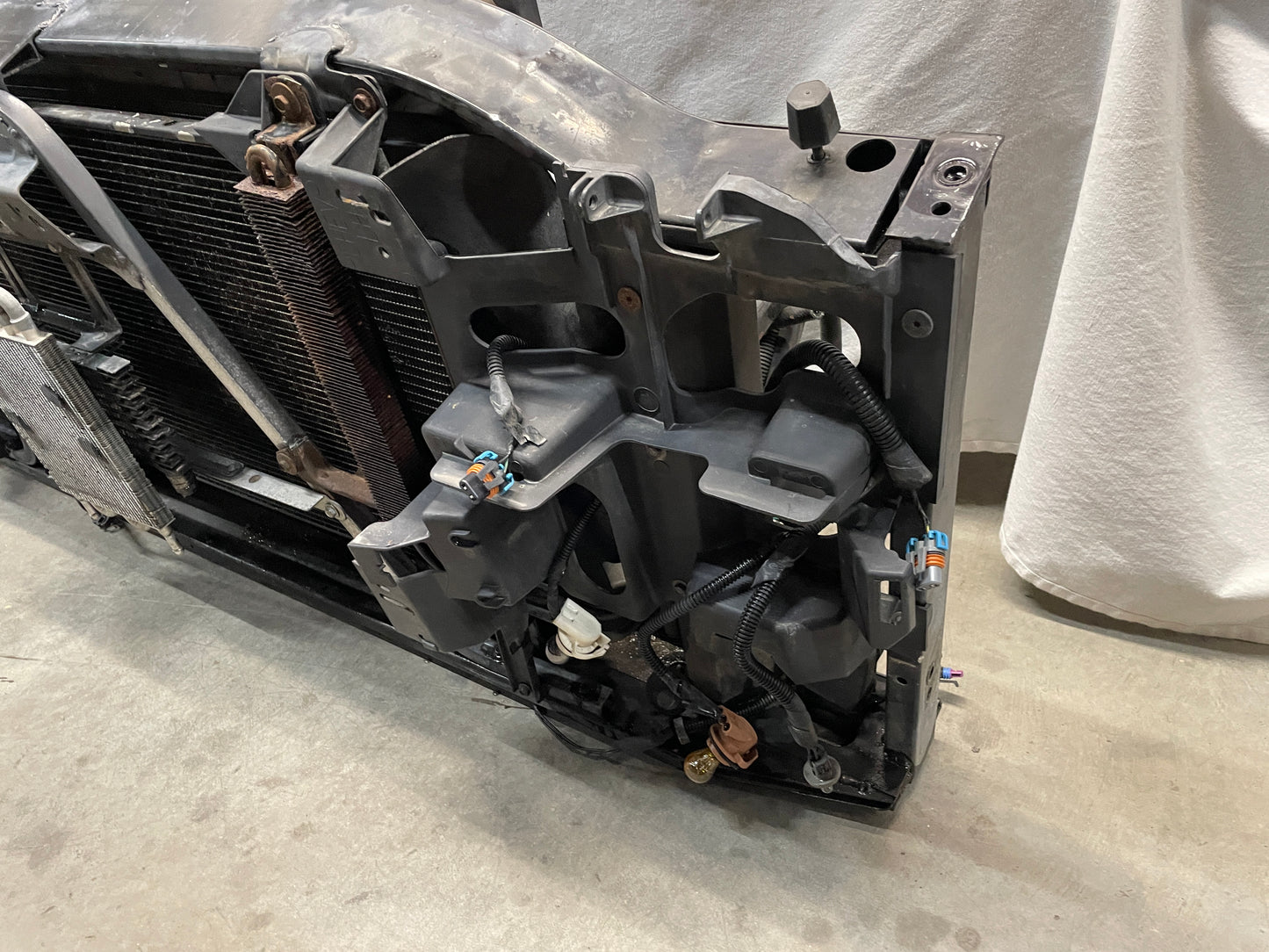 2006 Chevy Silverado C2500 Complete Radiator Core Support Bracket Brace OEM - Day's Parts Yard