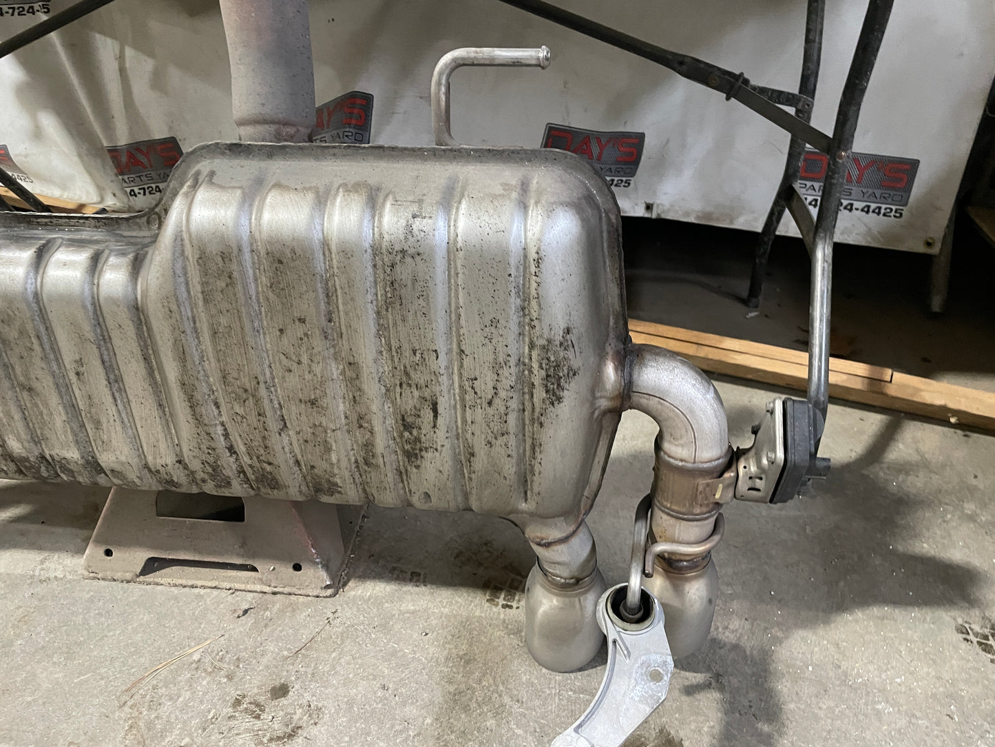 2017 Chevy Camaro SS Exhaust Muffler NPP Bi Mode Active w/ Valve Actuators OEM - Day's Parts Yard