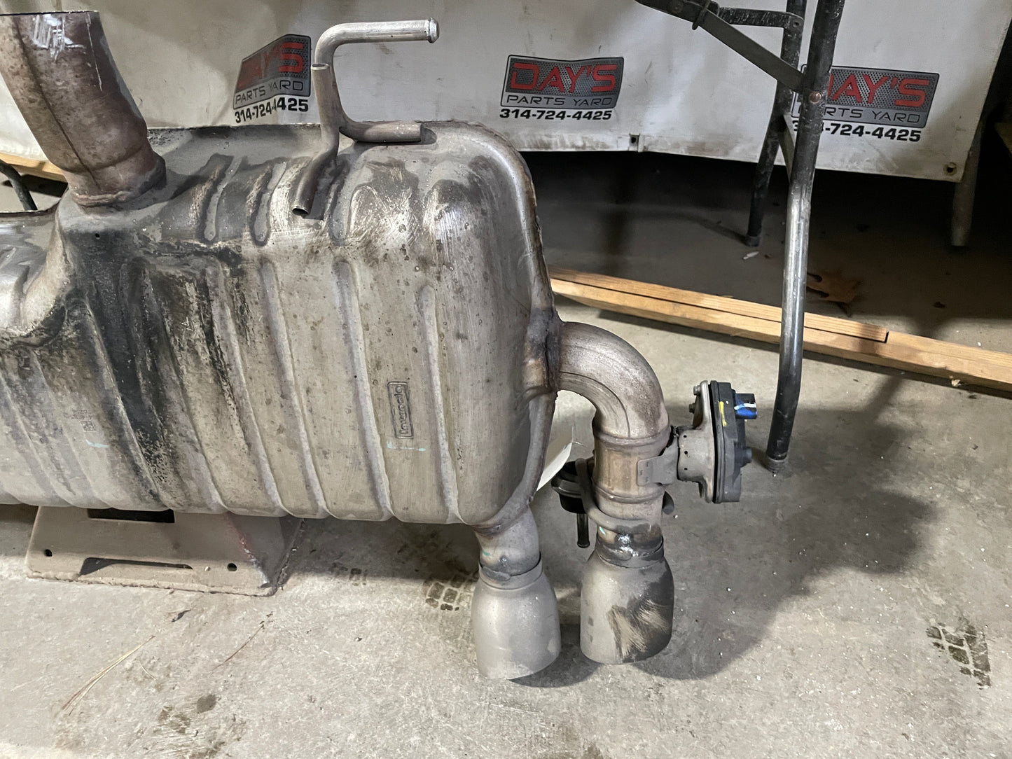 2017 Chevy Camaro SS Exhaust Muffler NPP Bi Mode Active w/ Valve Actuators OEM - Day's Parts Yard