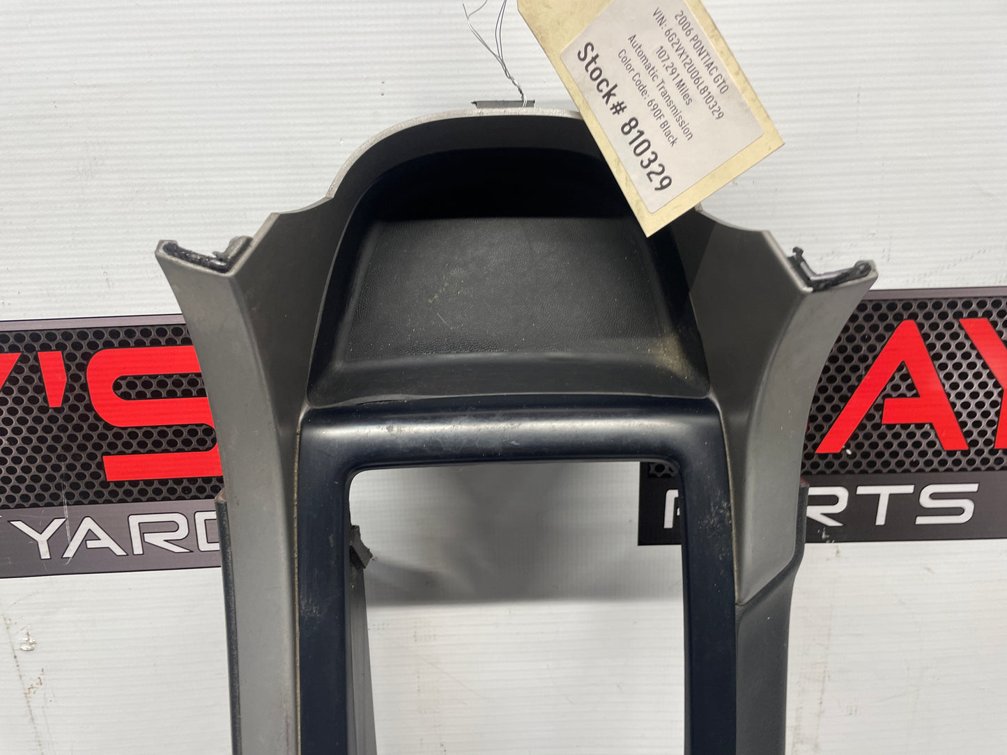 2006 Pontiac GTO Center Console Armrest Assembly OEM - Day's Parts Yard