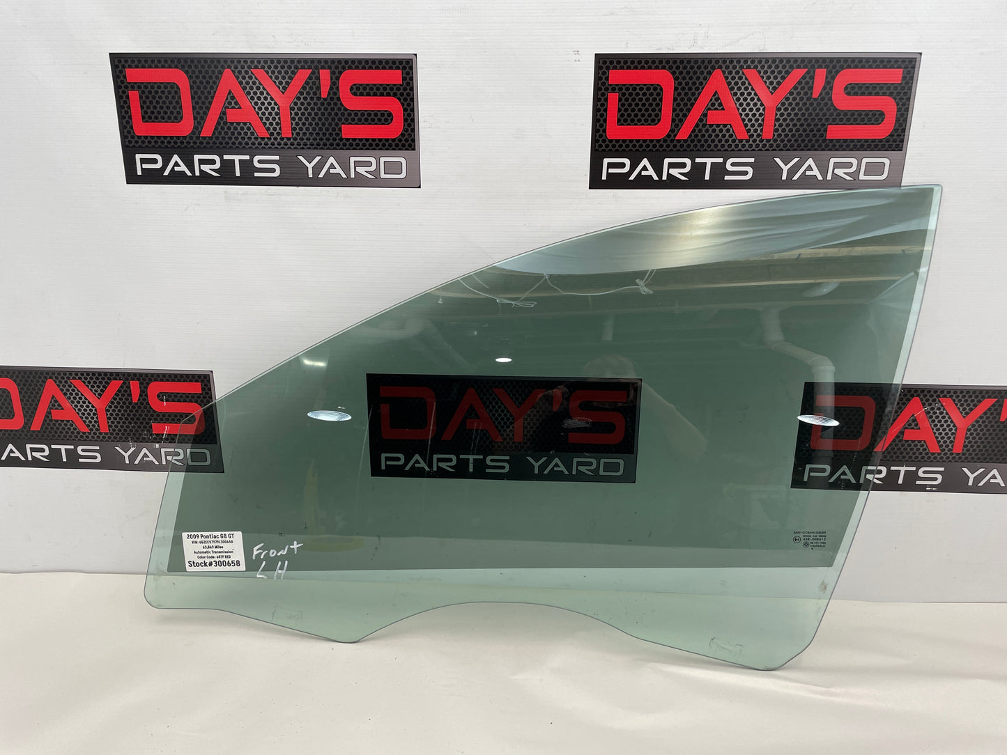 2009 Pontiac G8 GT Front LH Driver Door Window Glass OEM - Day's Parts Yard
