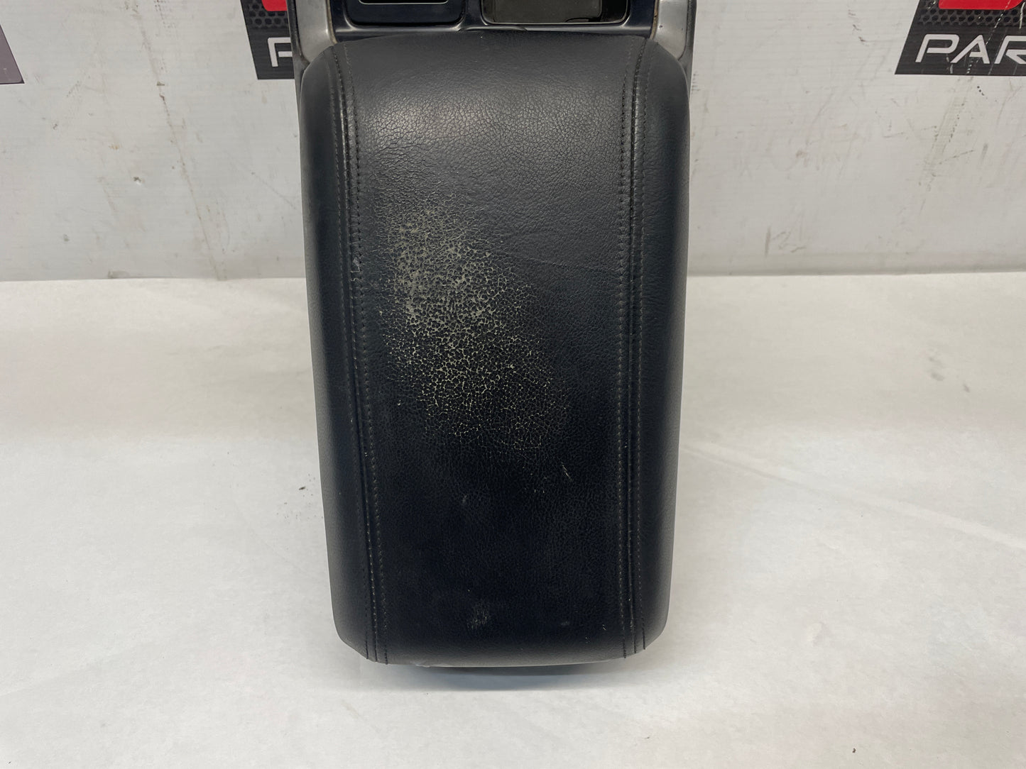 2006 Pontiac GTO Center Console Armrest Assembly OEM - Day's Parts Yard