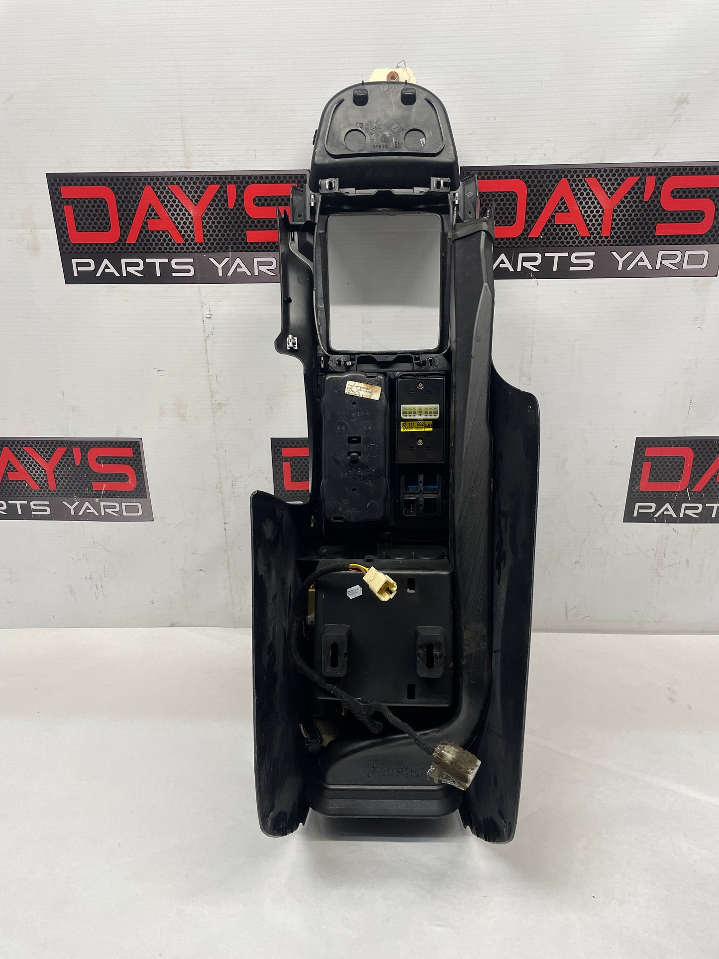 2006 Pontiac GTO Center Console Armrest Assembly OEM - Day's Parts Yard