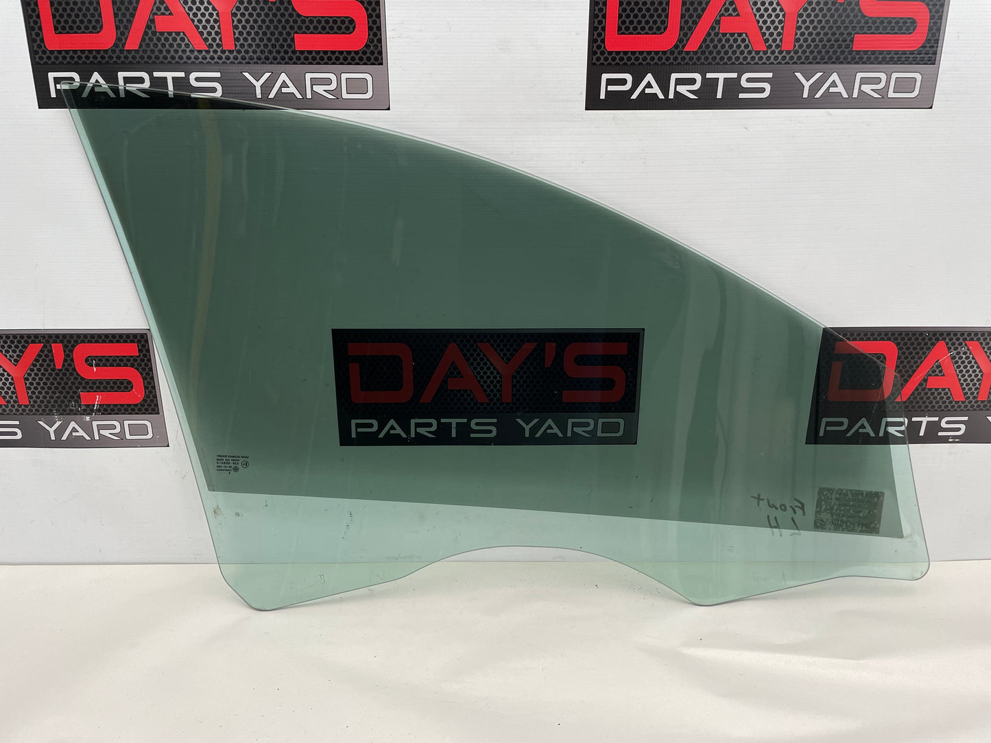 2009 Pontiac G8 GT Front LH Driver Door Window Glass OEM - Day's Parts Yard