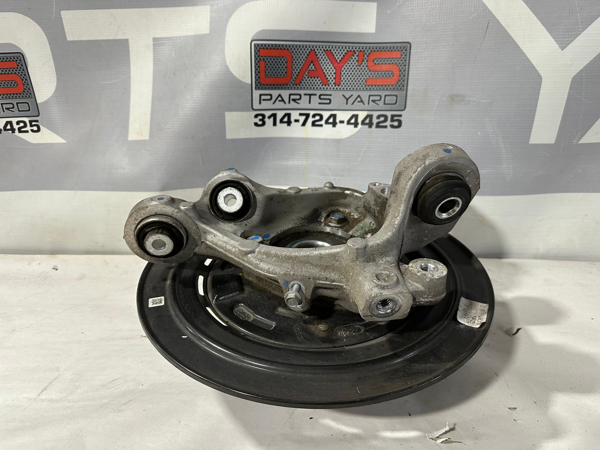 2016 Cadillac CTS-V Rear LH Driver Spindle Knuckle Hub OEM - Day's Parts Yard