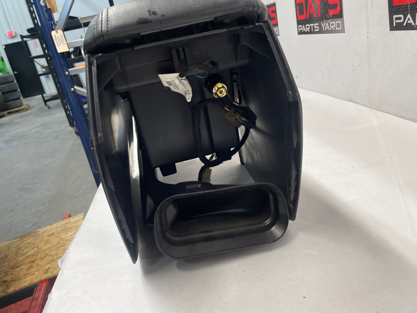 2006 Pontiac GTO Center Console Armrest Assembly OEM - Day's Parts Yard