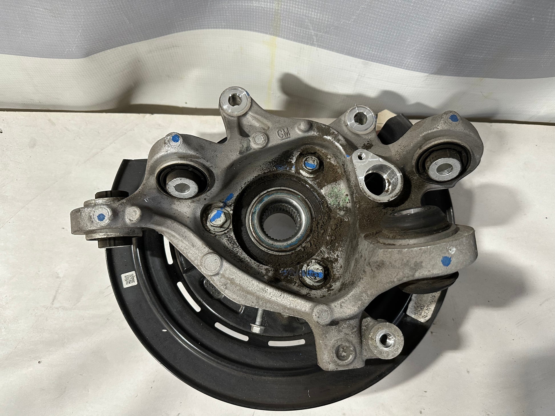 2016 Cadillac CTS-V Rear LH Driver Spindle Knuckle Hub OEM - Day's Parts Yard