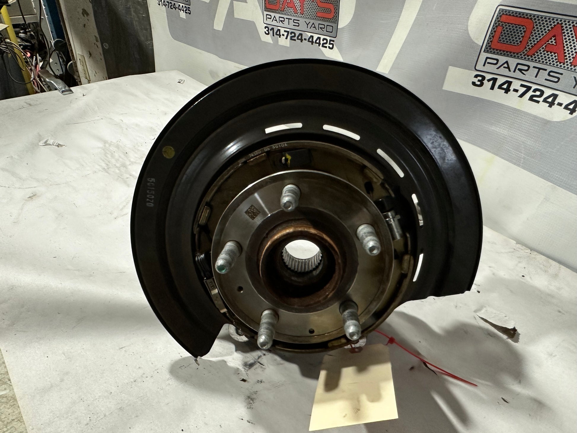 2016 Cadillac CTS-V Rear RH Passenger Spindle Knuckle Hub OEM - Day's Parts Yard