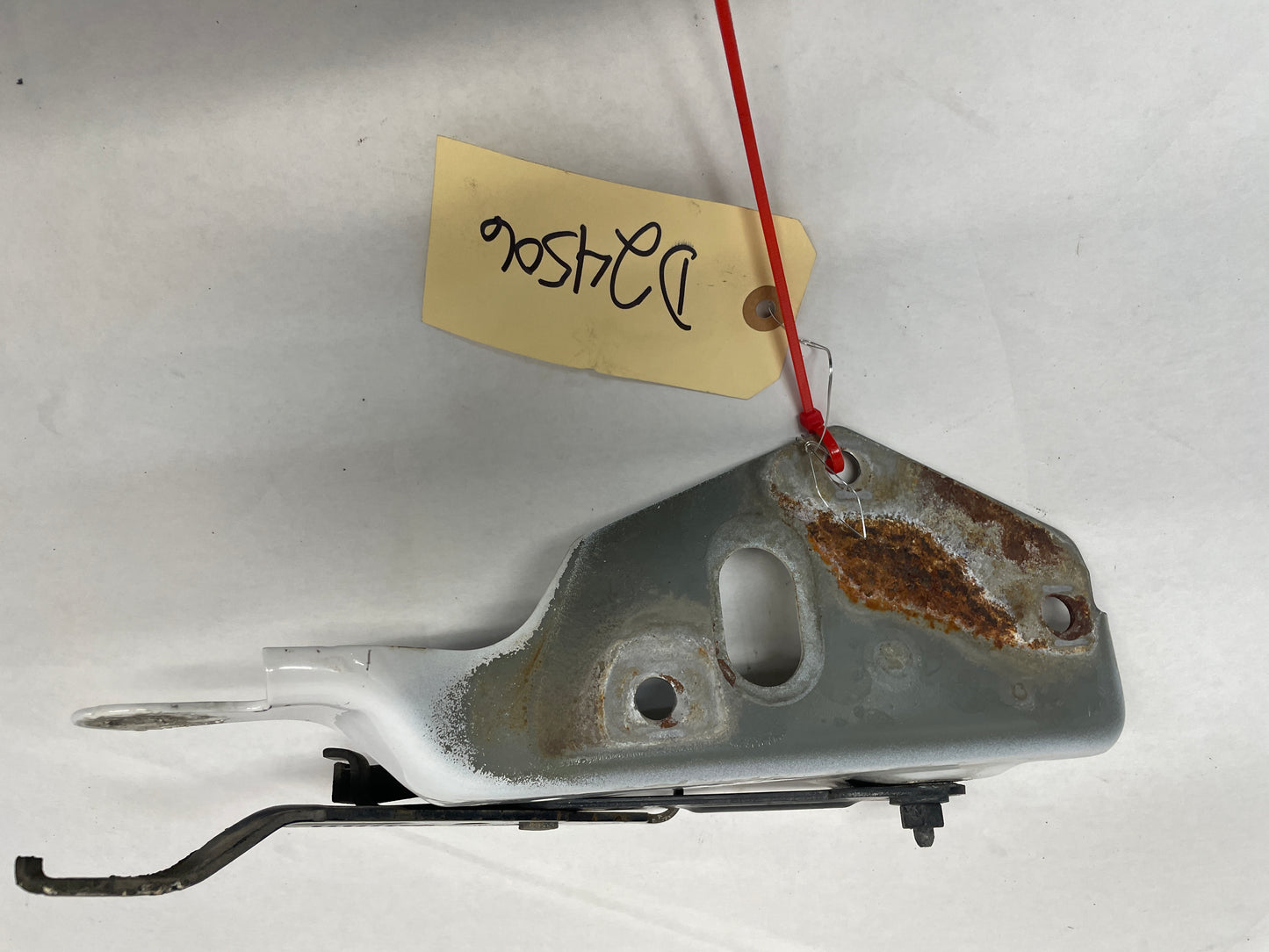 2006 Chevy Silverado C2500 RH Passenger Hood Hinge OEM - Day's Parts Yard