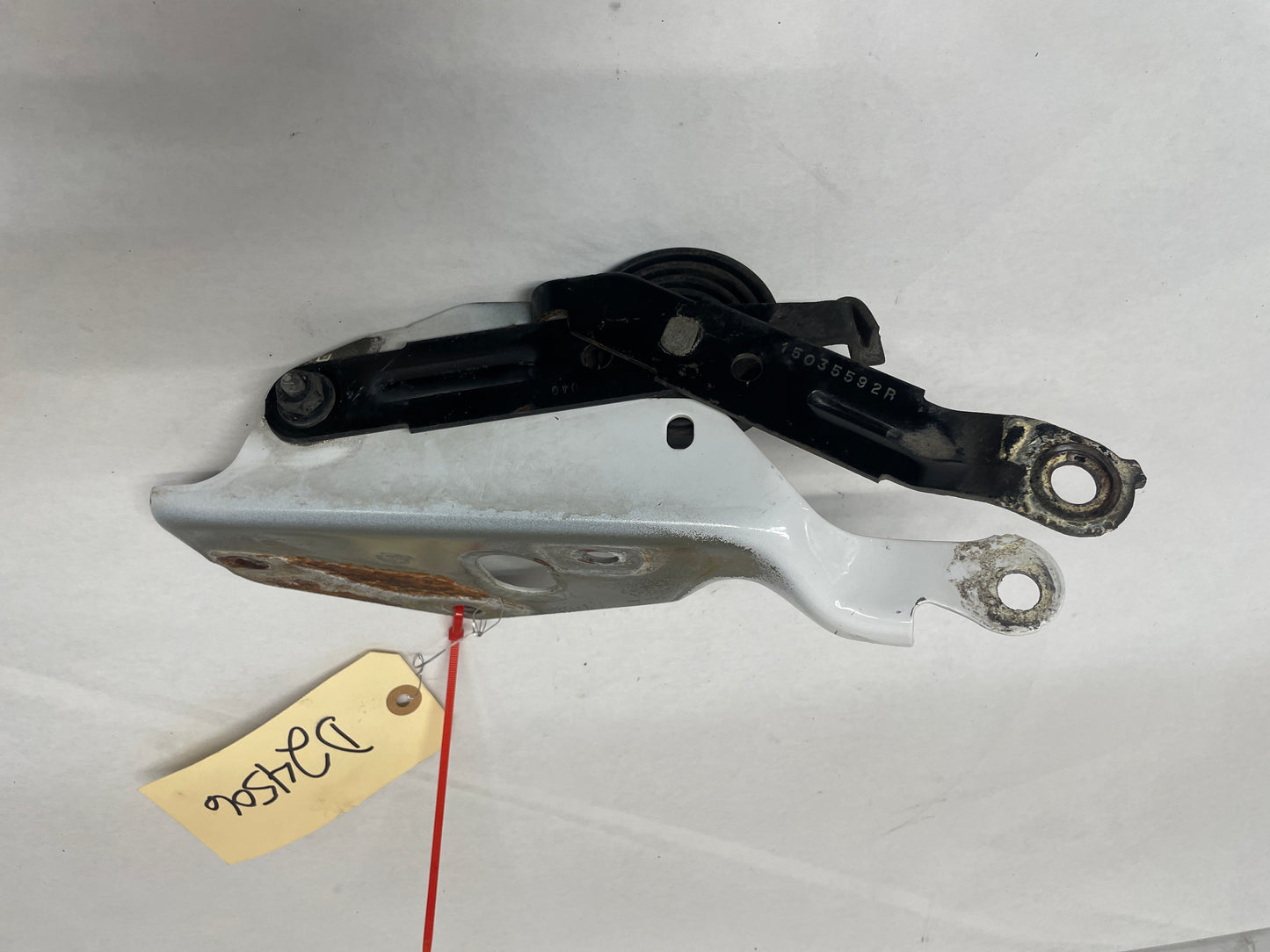 2006 Chevy Silverado C2500 RH Passenger Hood Hinge OEM - Day's Parts Yard