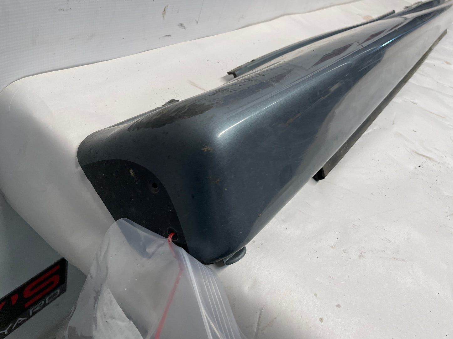 2005 Pontiac GTO RH Passenger Rocker Molding Side Skirt Trim Panel OEM - Day's Parts Yard