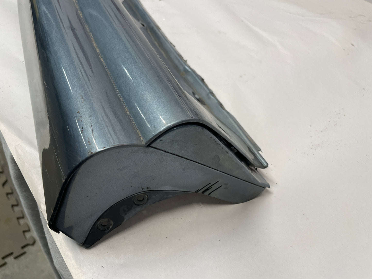 2005 Pontiac GTO RH Passenger Rocker Molding Side Skirt Trim Panel OEM - Day's Parts Yard