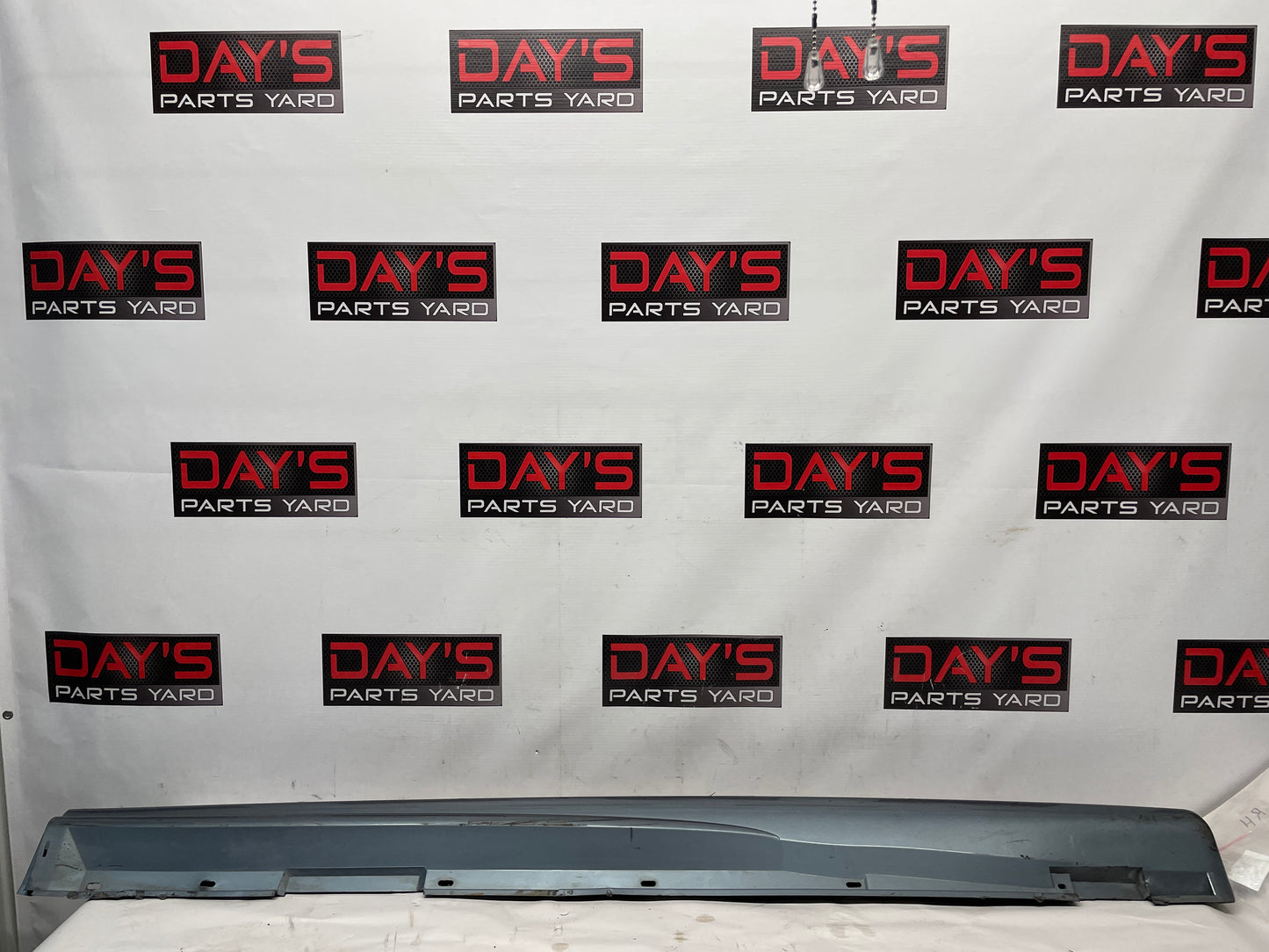 2005 Pontiac GTO RH Passenger Rocker Molding Side Skirt Trim Panel OEM - Day's Parts Yard