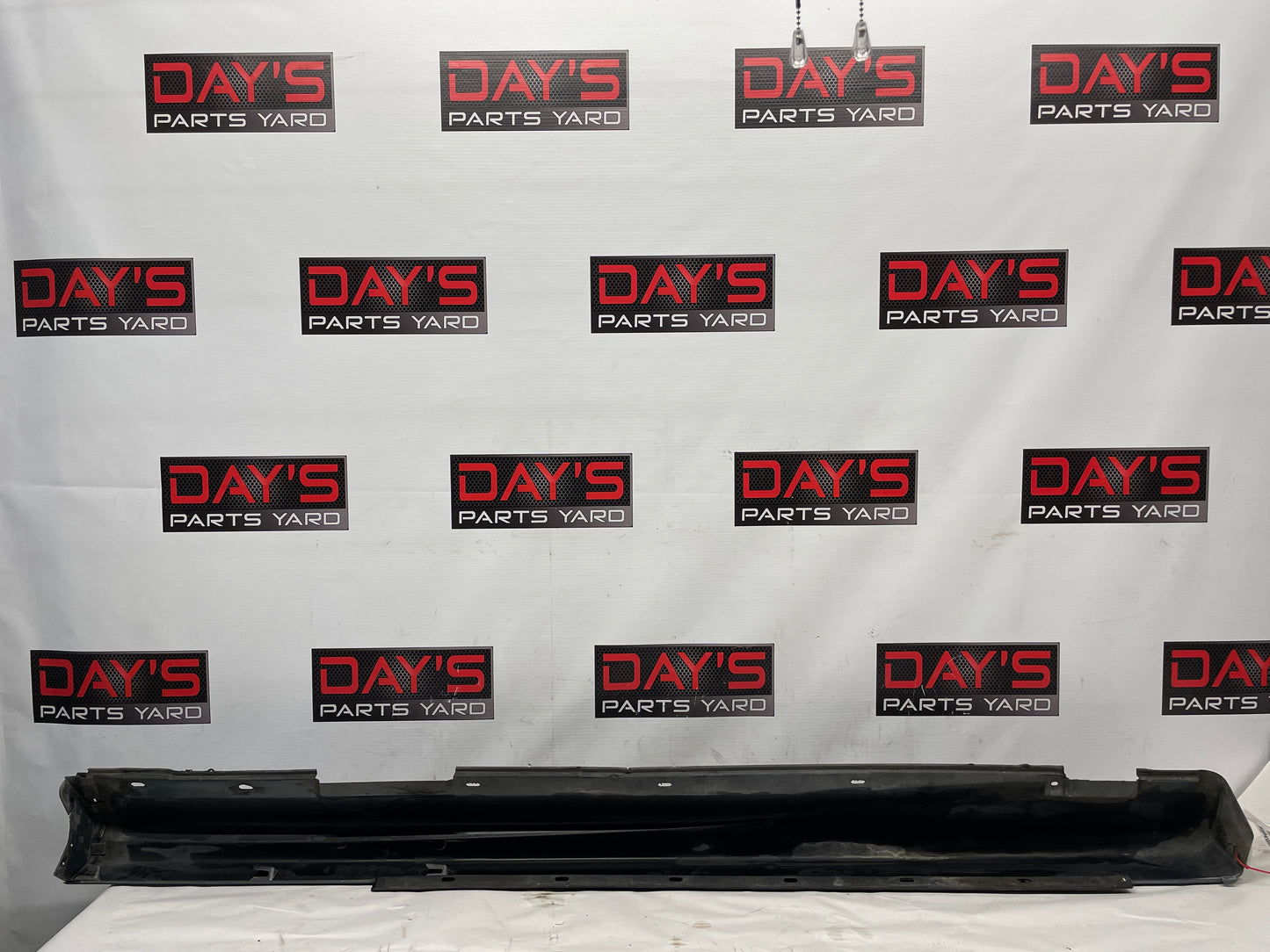2005 Pontiac GTO RH Passenger Rocker Molding Side Skirt Trim Panel OEM - Day's Parts Yard