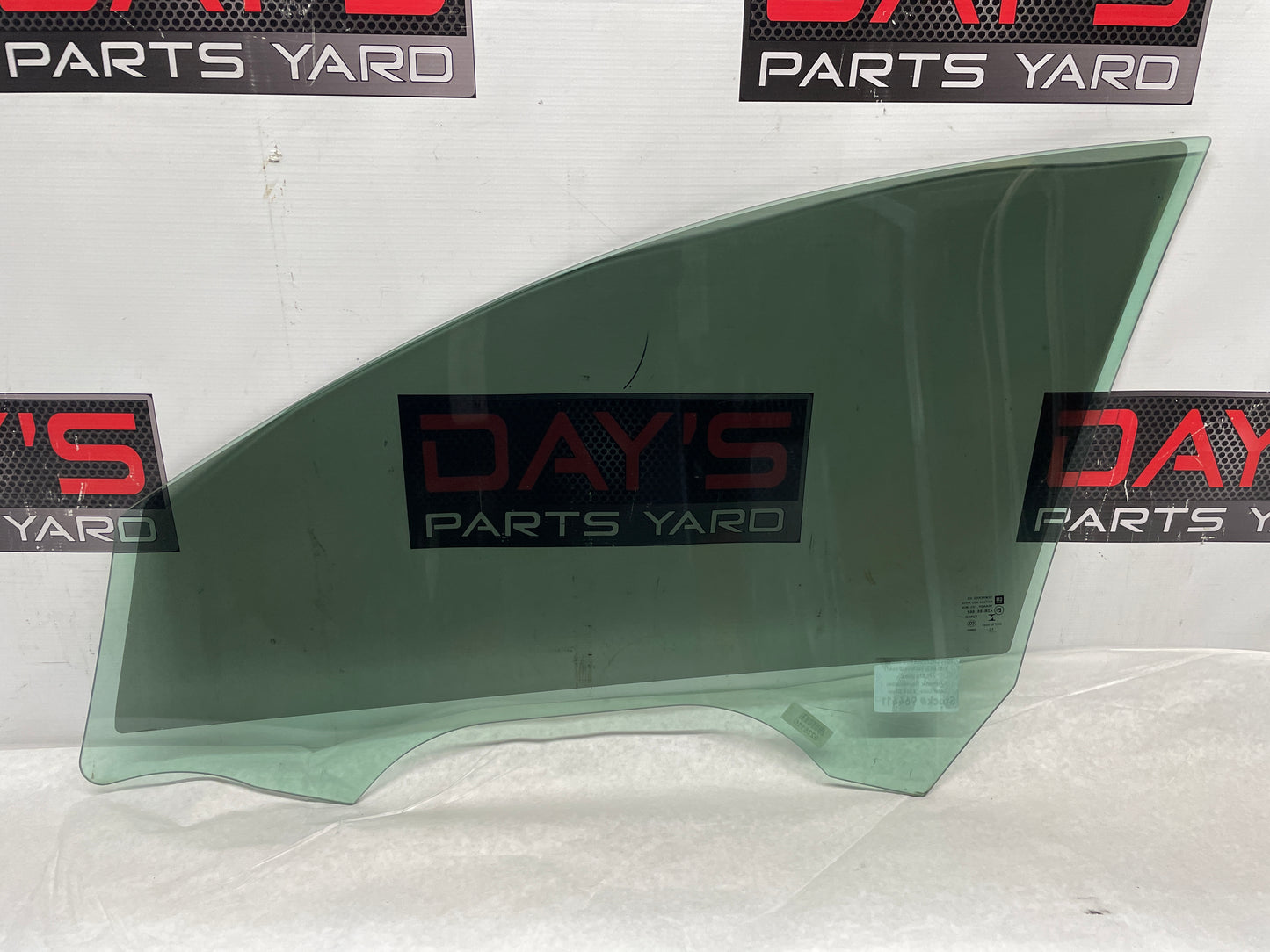 2014 Chevy SS Sedan RH Passenger Front Door Window Glass OEM - Day's Parts Yard