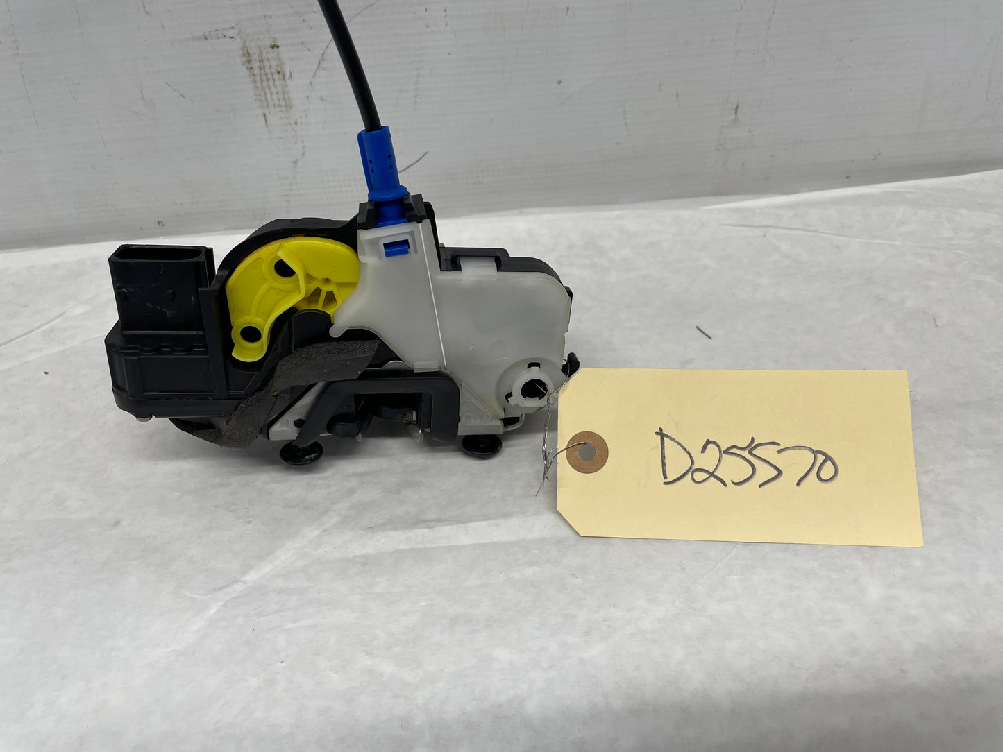 2014 Chevy SS Sedan LH Driver Front Door Lock Actuator OEM - Day's Parts Yard