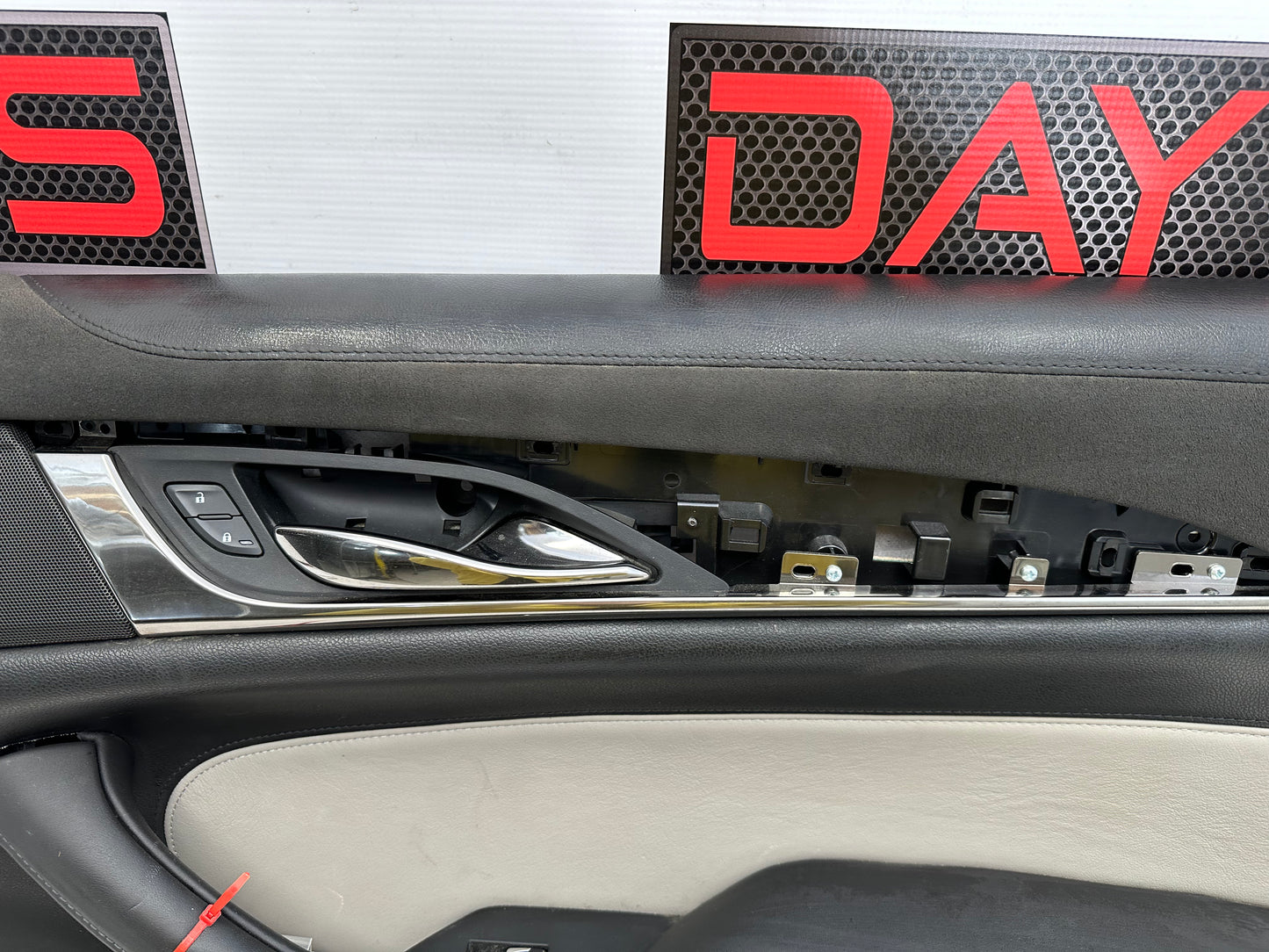 2016 Cadillac CTS-V Front RH Door Panel OEM - Day's Parts Yard