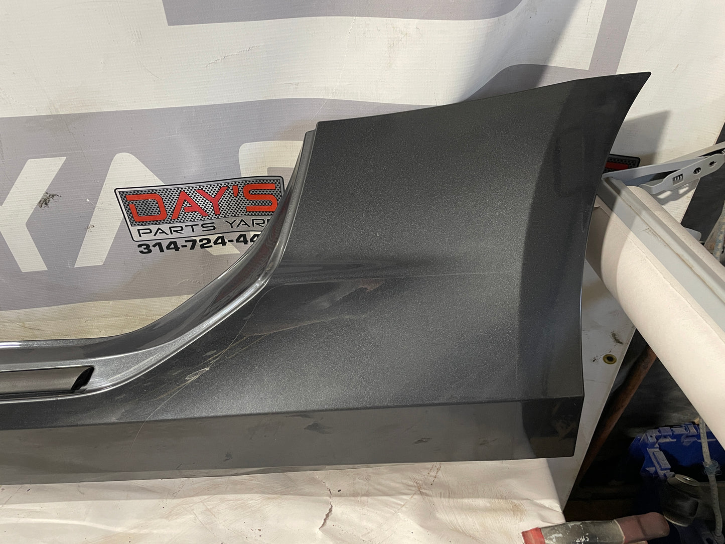 2017 Chevy Camaro SS LH Driver Rocker Molding Trim OEM - Day's Parts Yard