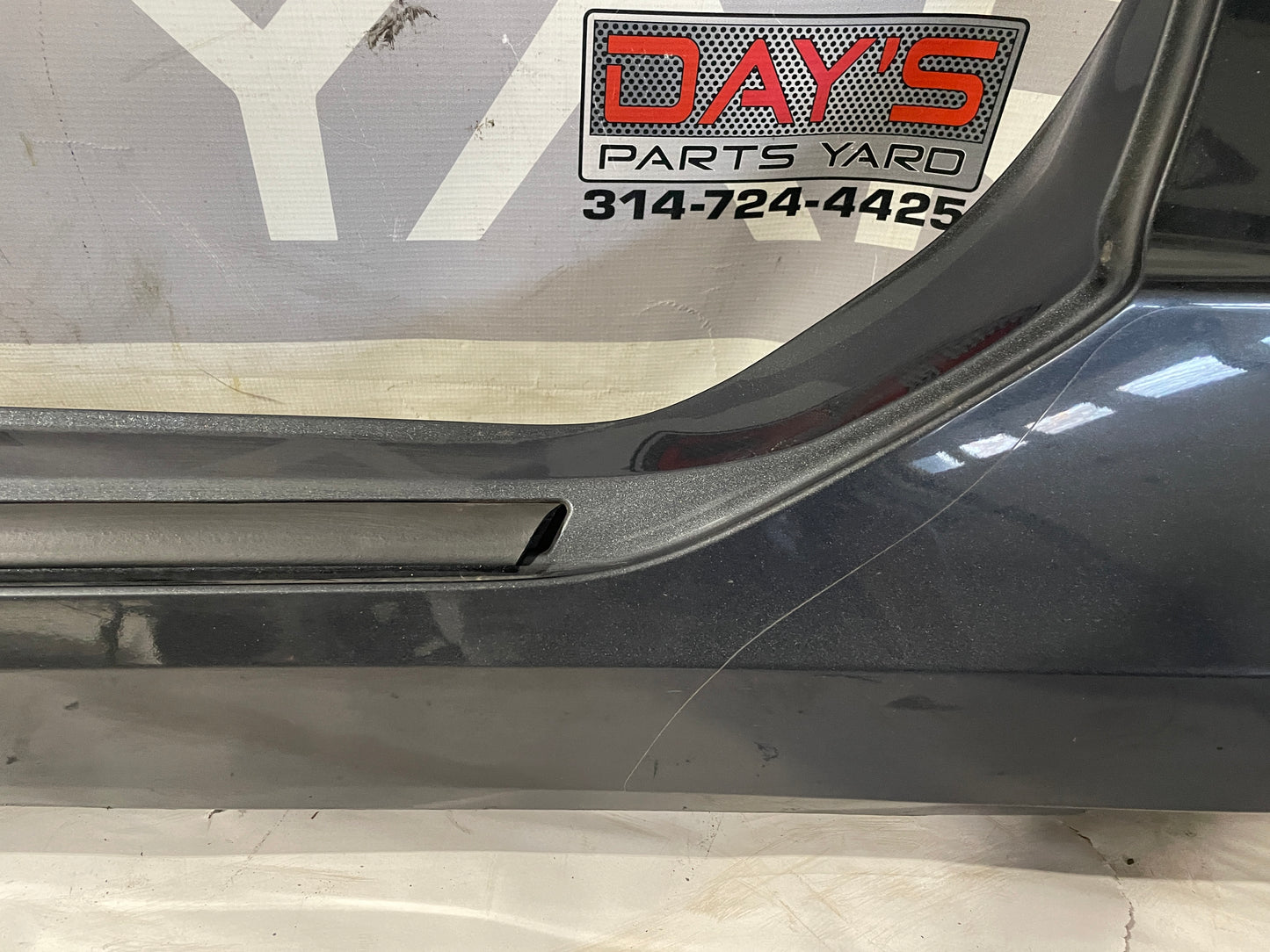 2017 Chevy Camaro SS LH Driver Rocker Molding Trim OEM - Day's Parts Yard