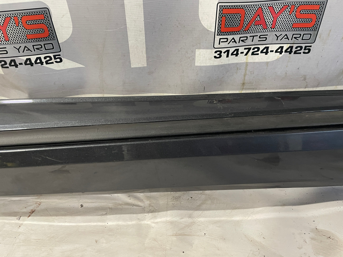 2017 Chevy Camaro SS LH Driver Rocker Molding Trim OEM - Day's Parts Yard