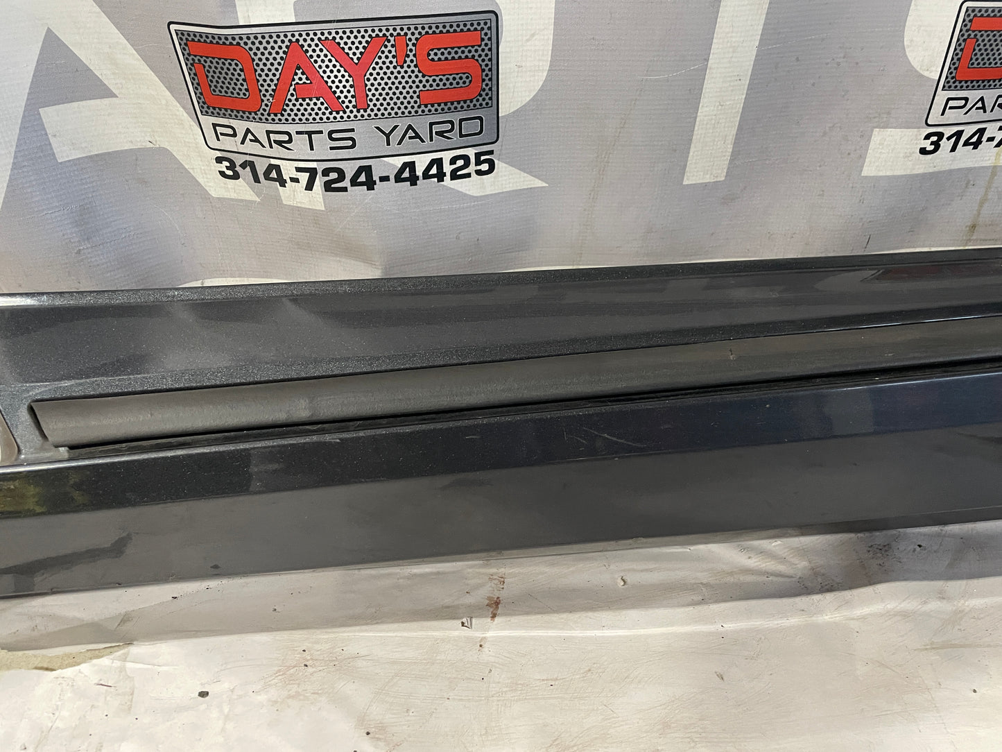 2017 Chevy Camaro SS LH Driver Rocker Molding Trim OEM - Day's Parts Yard