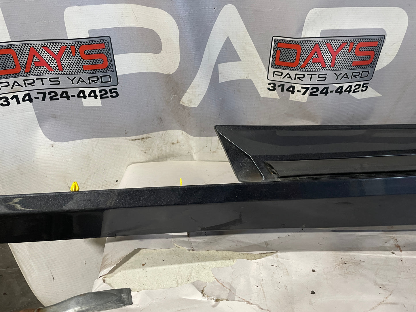 2017 Chevy Camaro SS LH Driver Rocker Molding Trim OEM - Day's Parts Yard