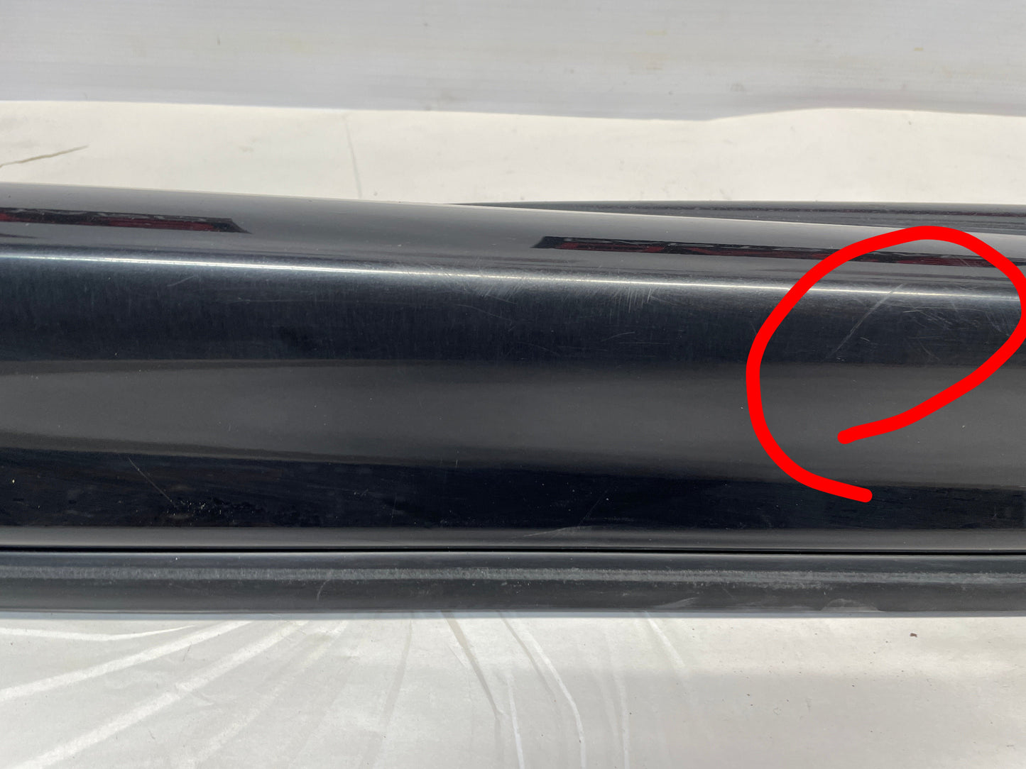 2005 Pontiac GTO RH Passenger Rocker Molding Trim OEM - Day's Parts Yard