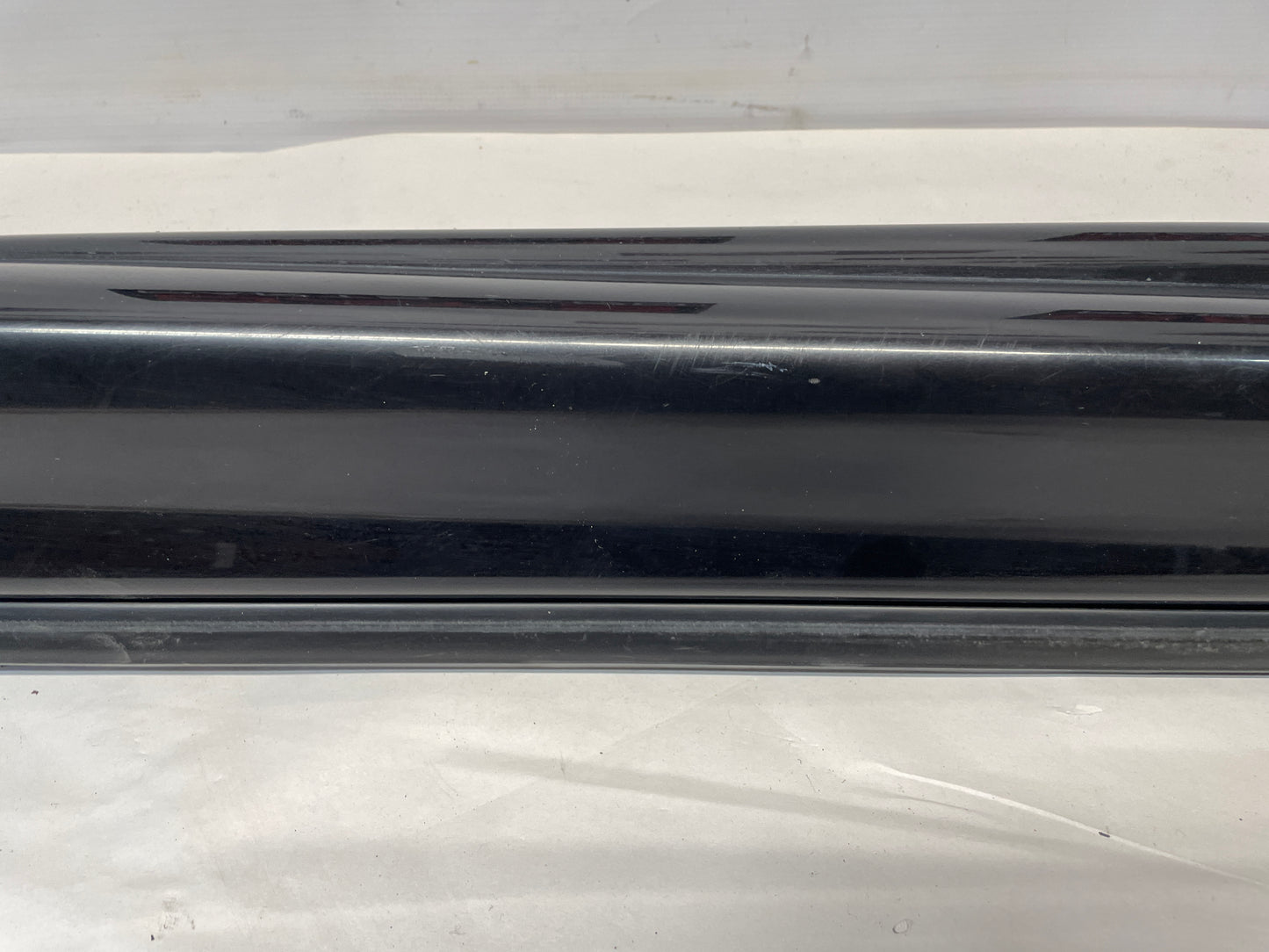 2005 Pontiac GTO RH Passenger Rocker Molding Trim OEM - Day's Parts Yard