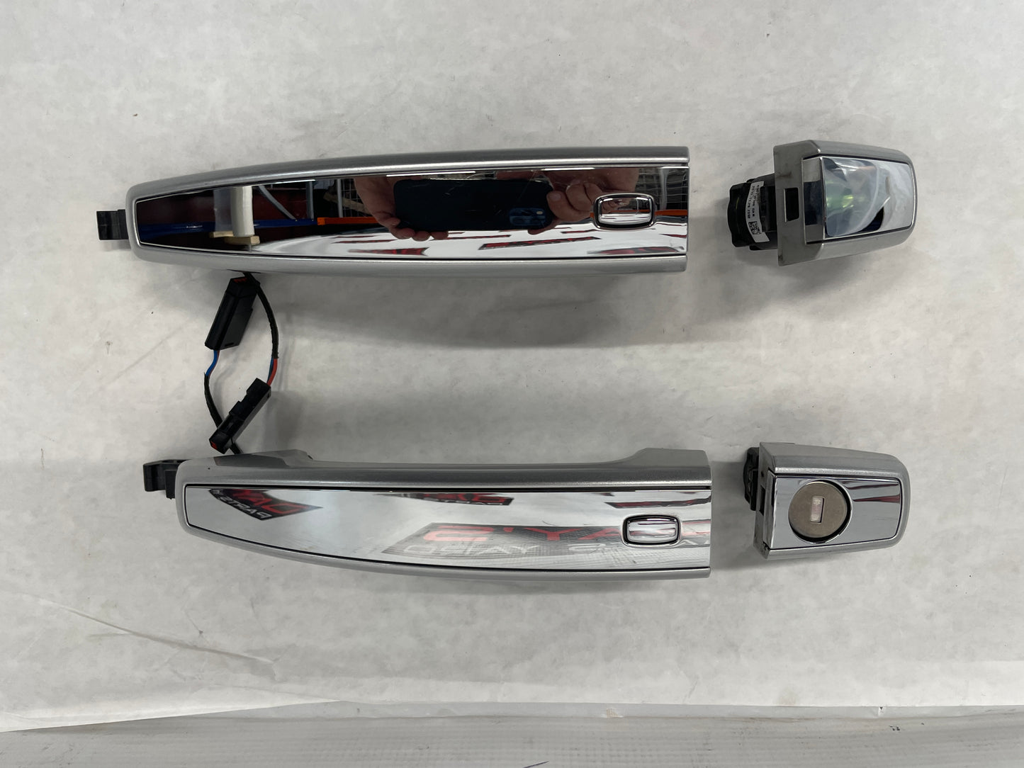 2014 Chevy SS Sedan Exterior Door Handle Set Silver/ Chrome OEM - Day's Parts Yard