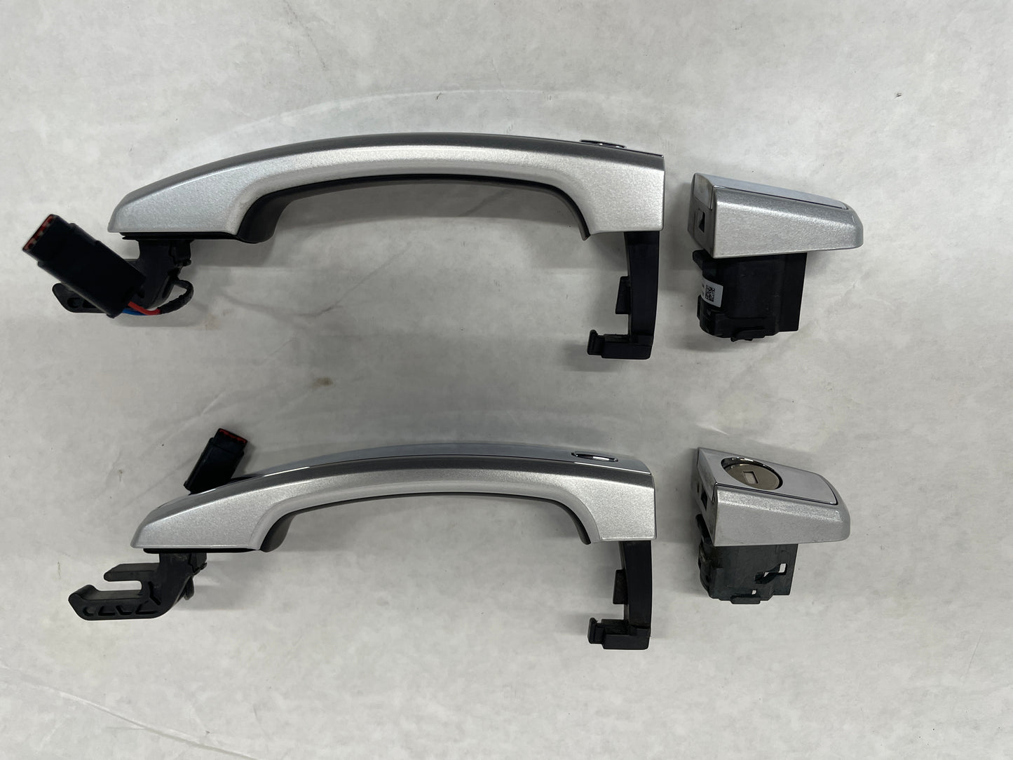 2014 Chevy SS Sedan Exterior Door Handle Set Silver/ Chrome OEM - Day's Parts Yard